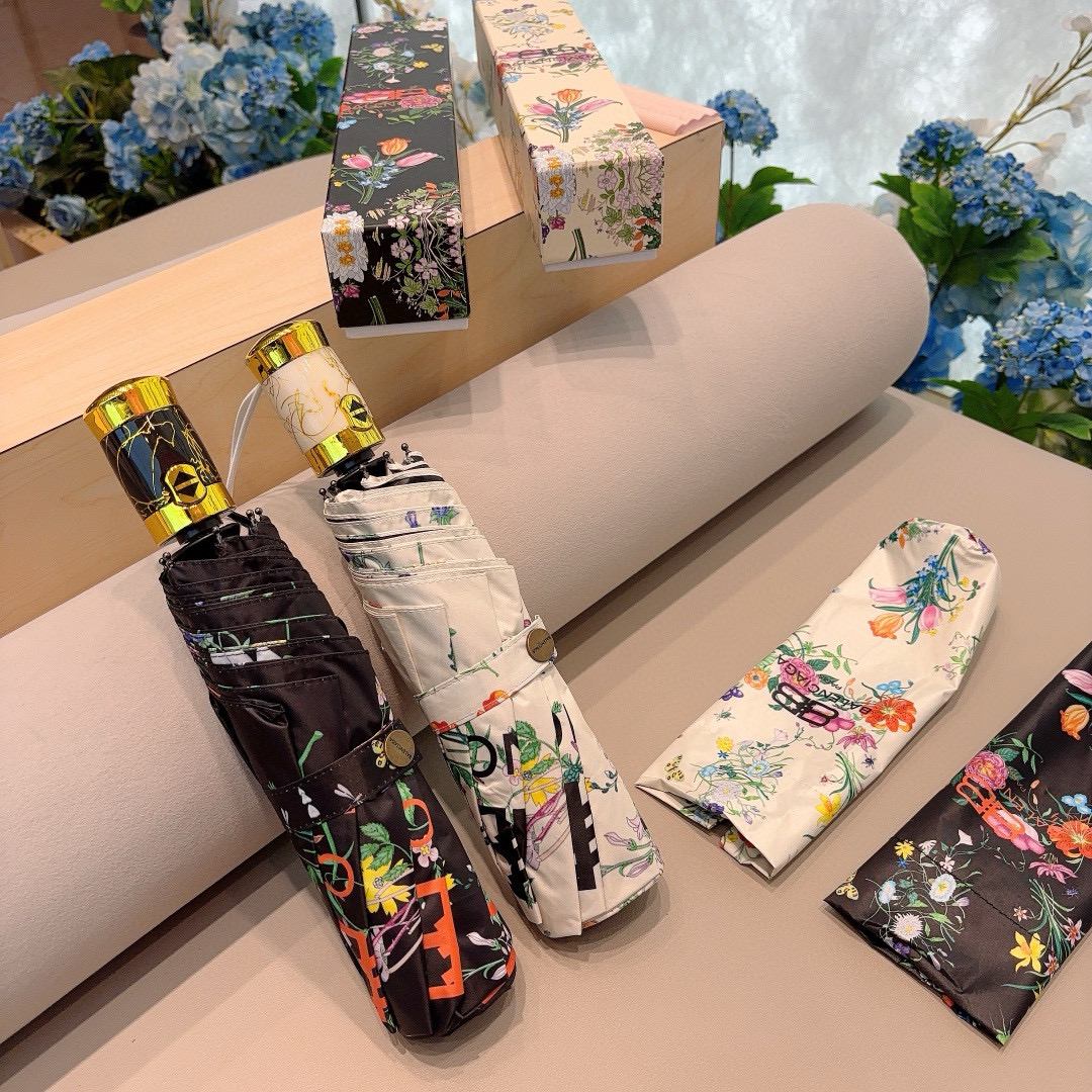  巴黎世家（Balenciaga） 新款三折自动折叠晴雨伞 火爆来袭 夏日里的小清新 高效阻隔紫外线涂层