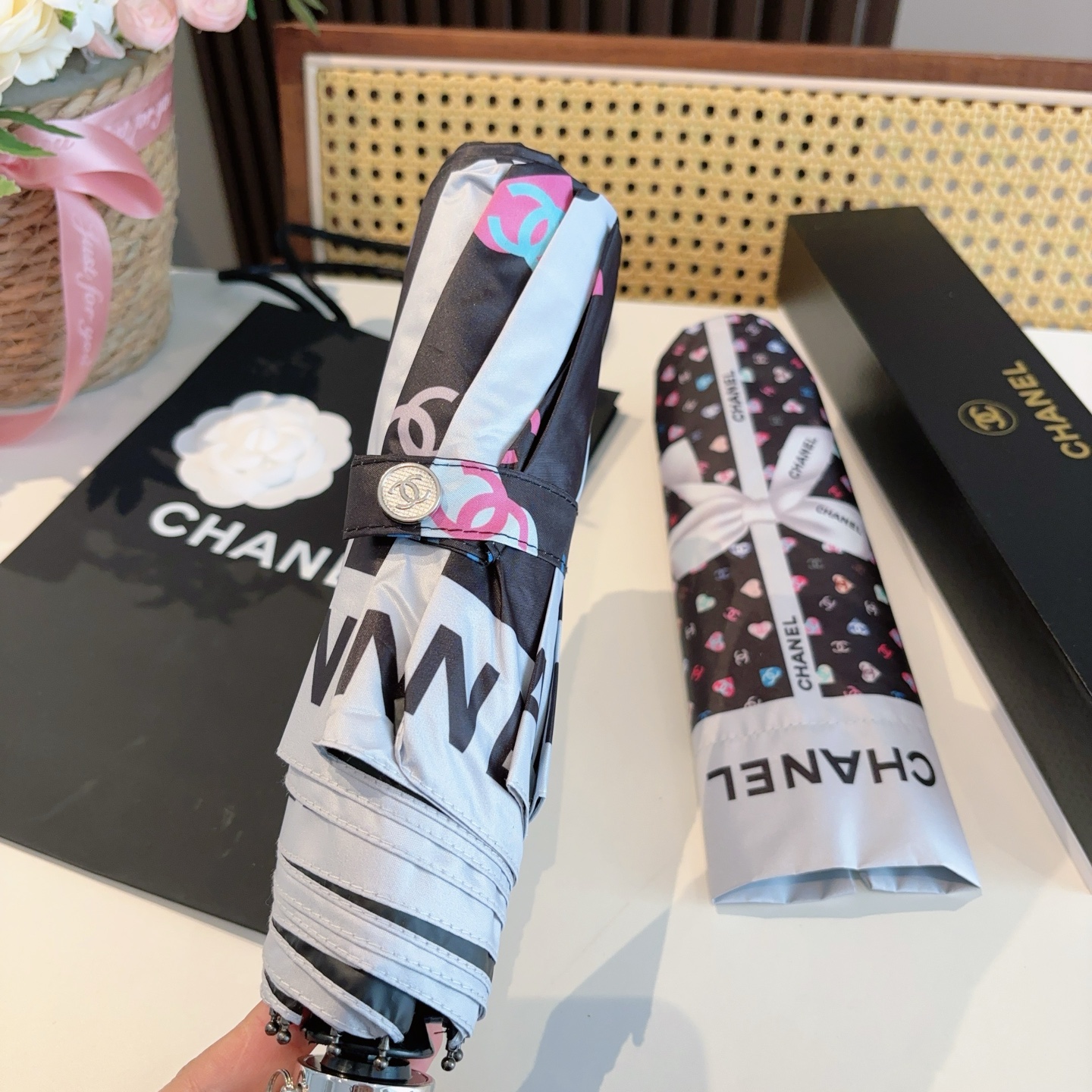  CHANEL（香奈儿）蝴蝶结🎀经典回归🔥🔥三折自动折叠晴雨伞 集合香奈儿灵魂LOGO为一体的设计风格高