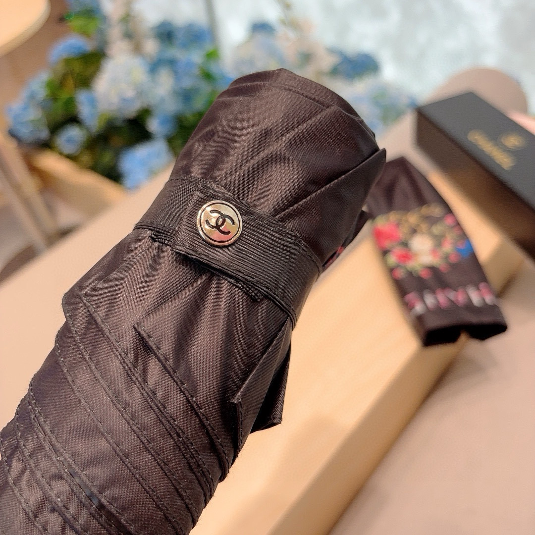  CHANEL（香奈儿）五折手动折叠晴雨伞 选用台湾进口UV防紫外线伞布 原单代工级品质  🌹