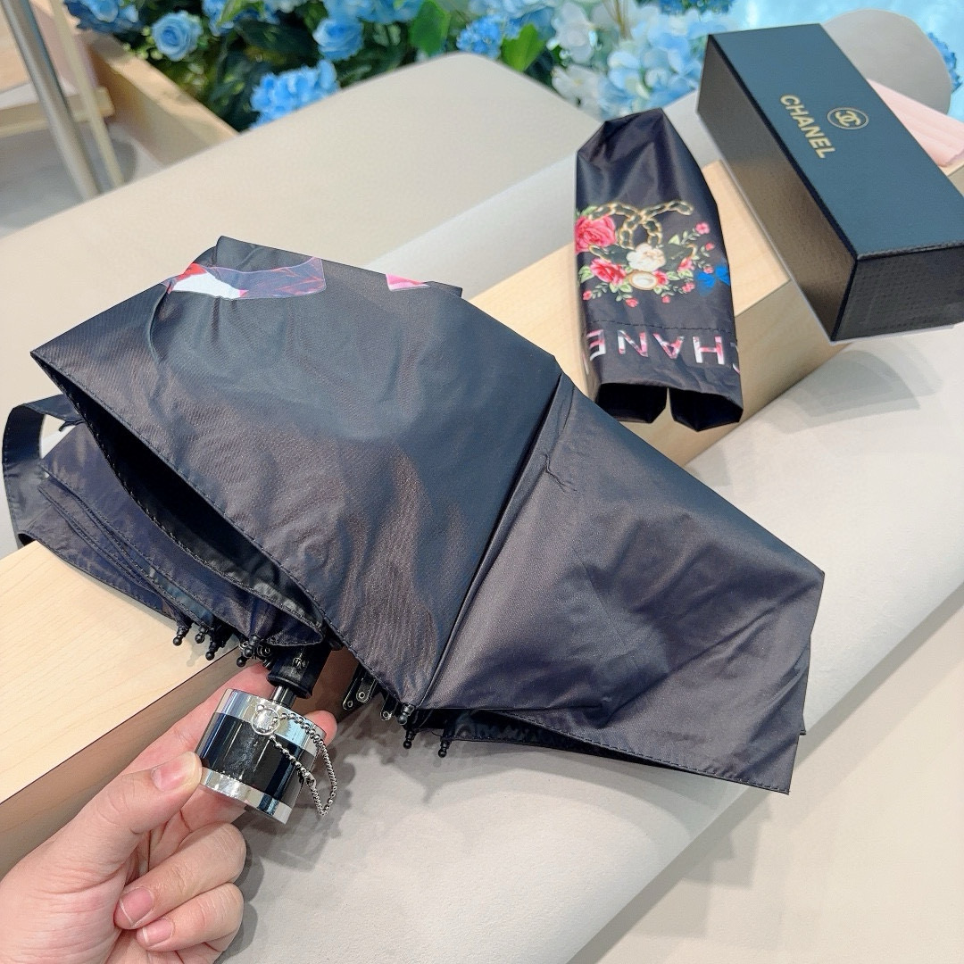  CHANEL（香奈儿）五折手动折叠晴雨伞 选用台湾进口UV防紫外线伞布 原单代工级品质  🌹