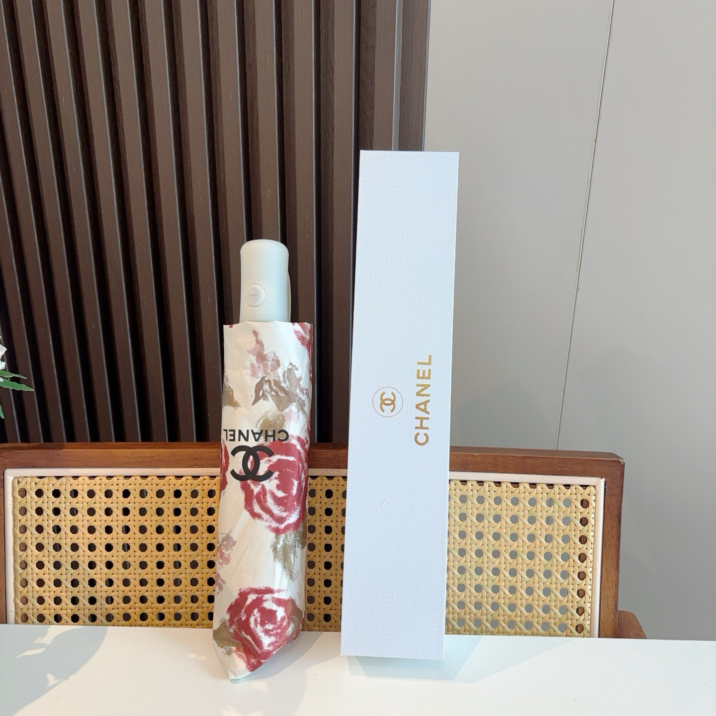  CHANEL香奈儿 三折自动折叠晴雨伞  时尚原单代工品质 细节精致 看得见的品质 打破一成不变 色泽