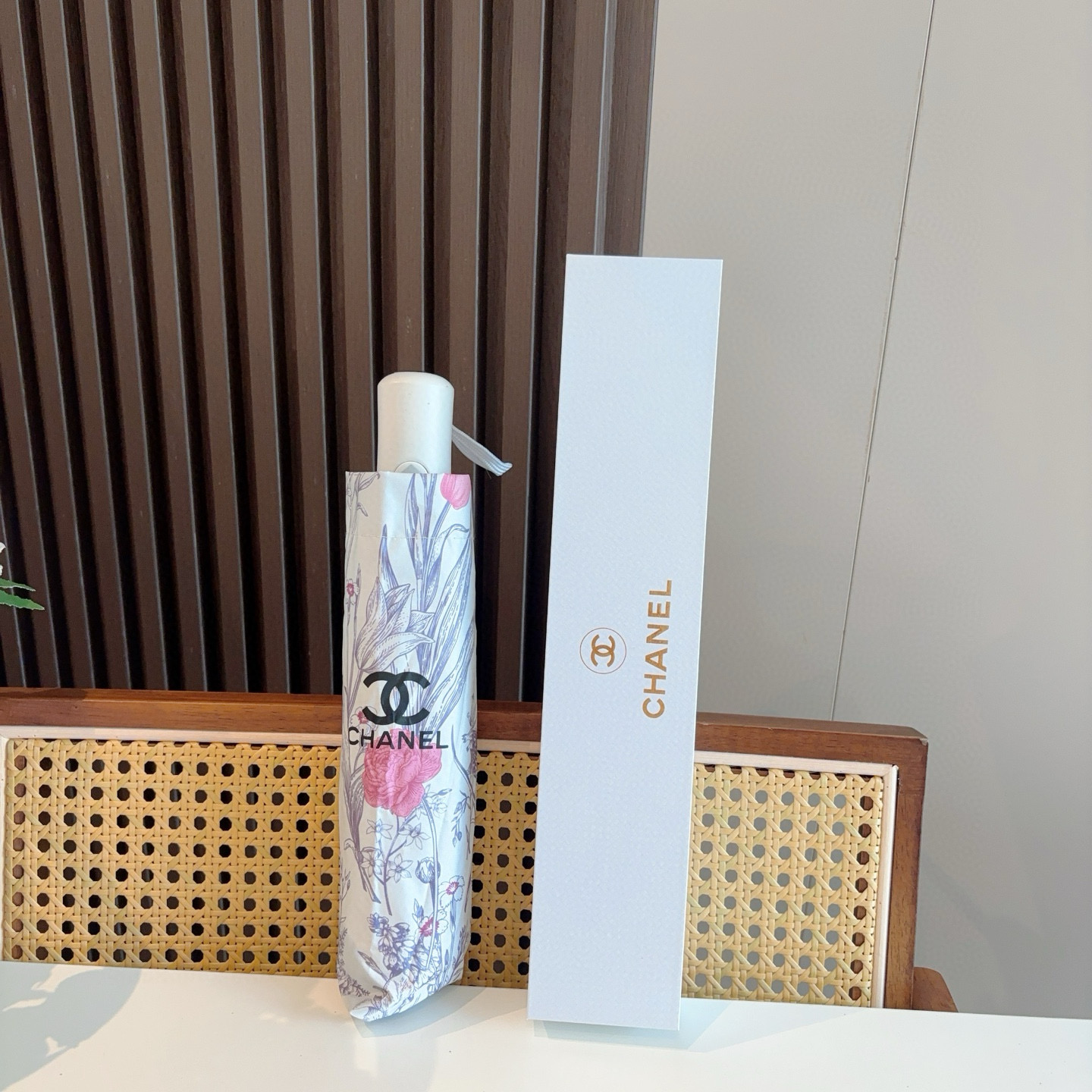  CHANEL香奈儿 三折自动折叠晴雨伞  时尚原单代工品质 细节精致 看得见的品质 打破一成不变 色泽