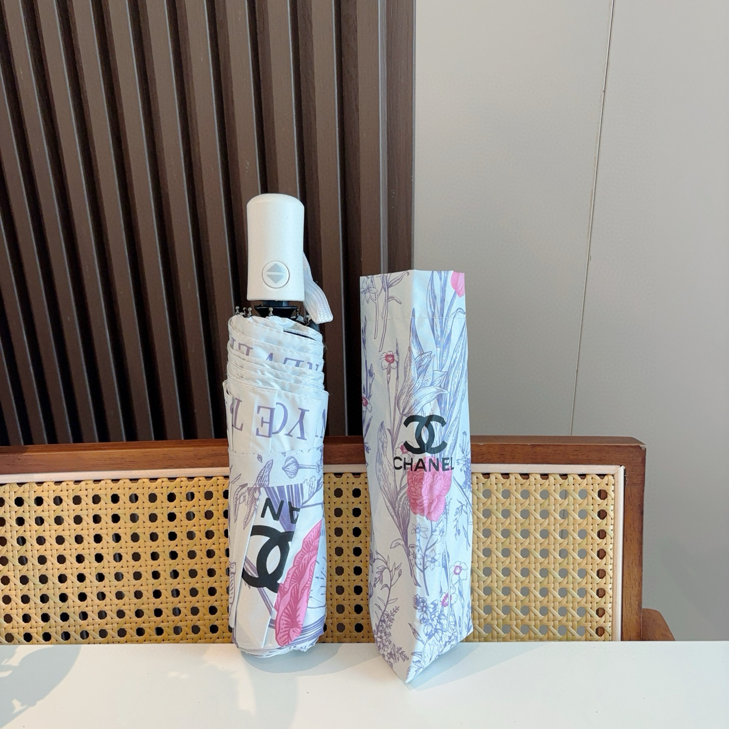  CHANEL香奈儿 三折自动折叠晴雨伞  时尚原单代工品质 细节精致 看得见的品质 打破一成不变 色泽