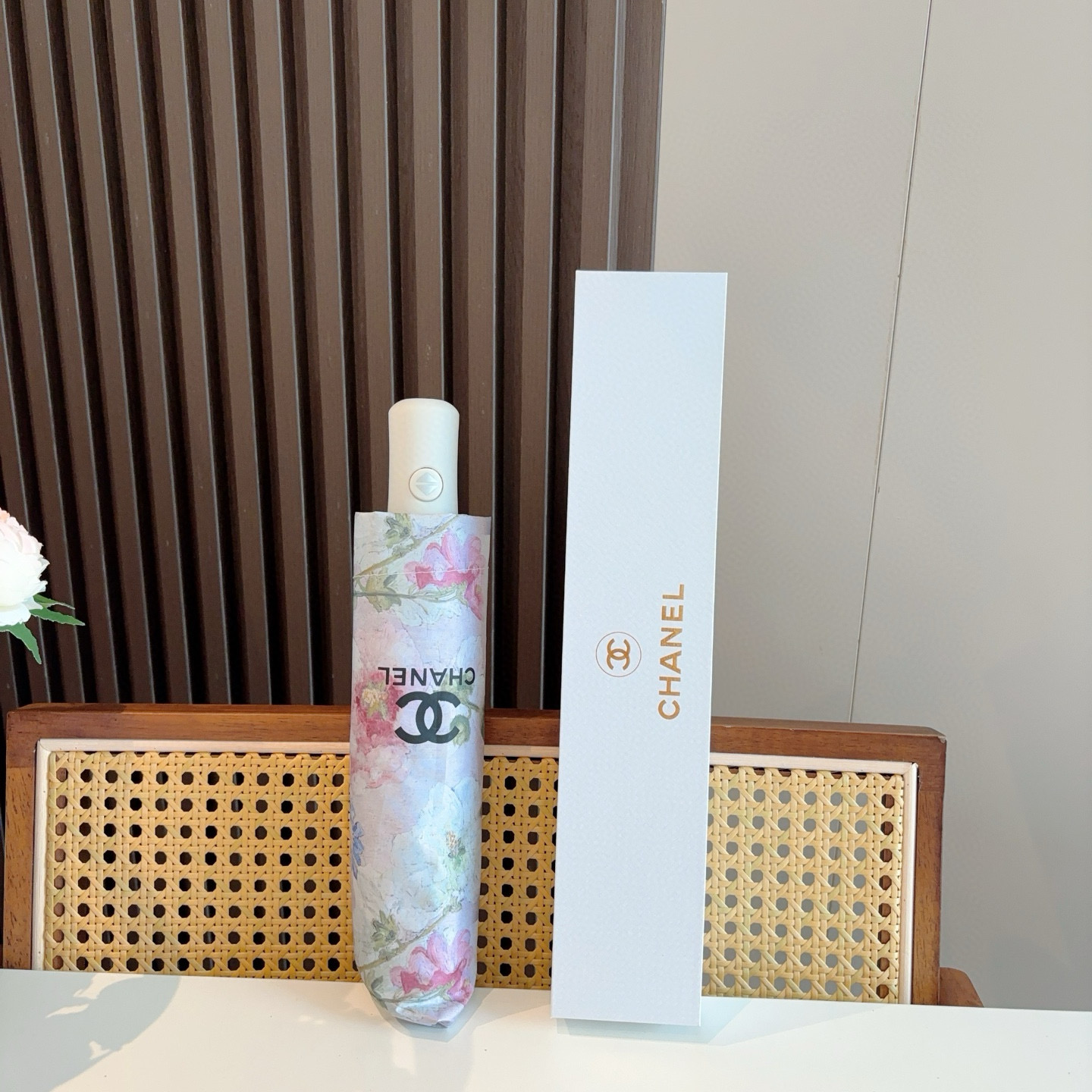  CHANEL香奈儿 三折自动折叠晴雨伞  时尚原单代工品质 细节精致 看得见的品质 打破一成不变 色泽