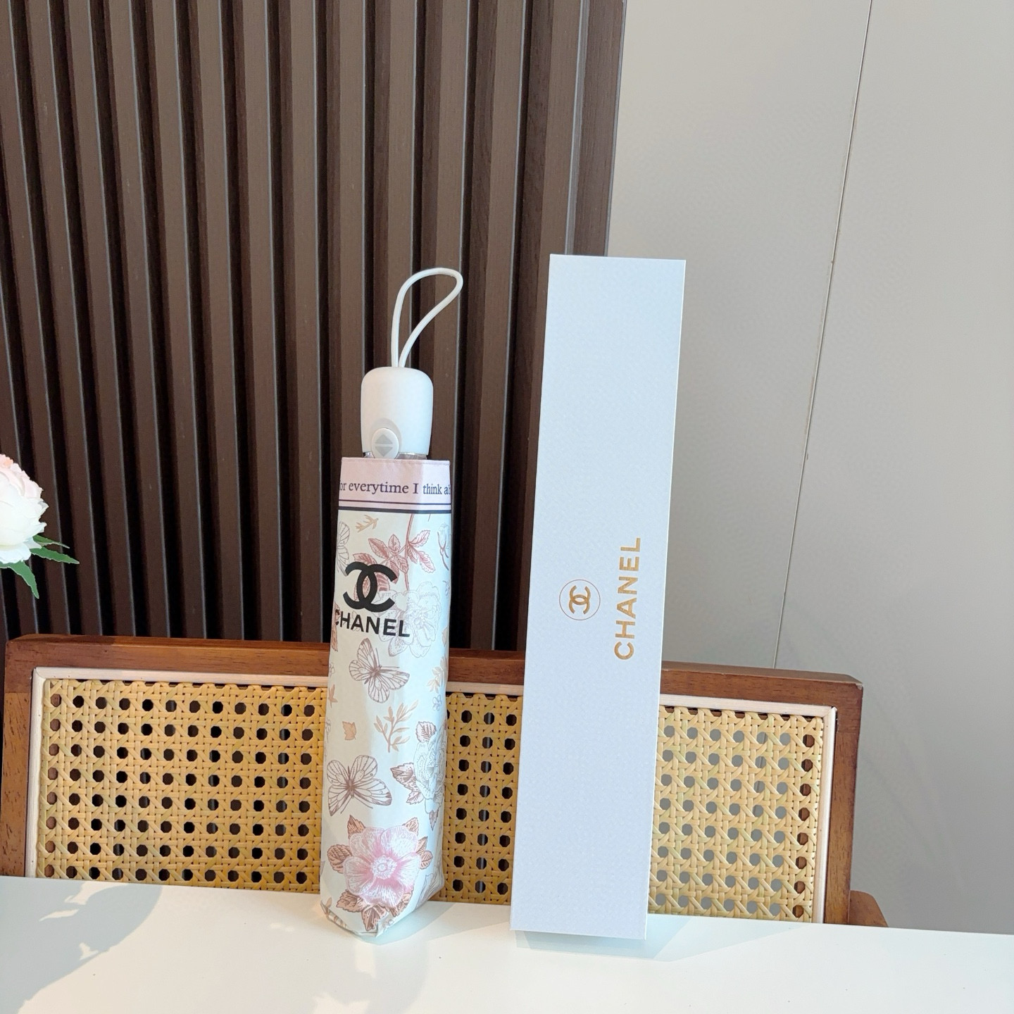 CHANEL香奈儿 三折自动折叠晴雨伞  时尚原单代工品质 细节精致 看得见的品质 打破一成不变 色泽