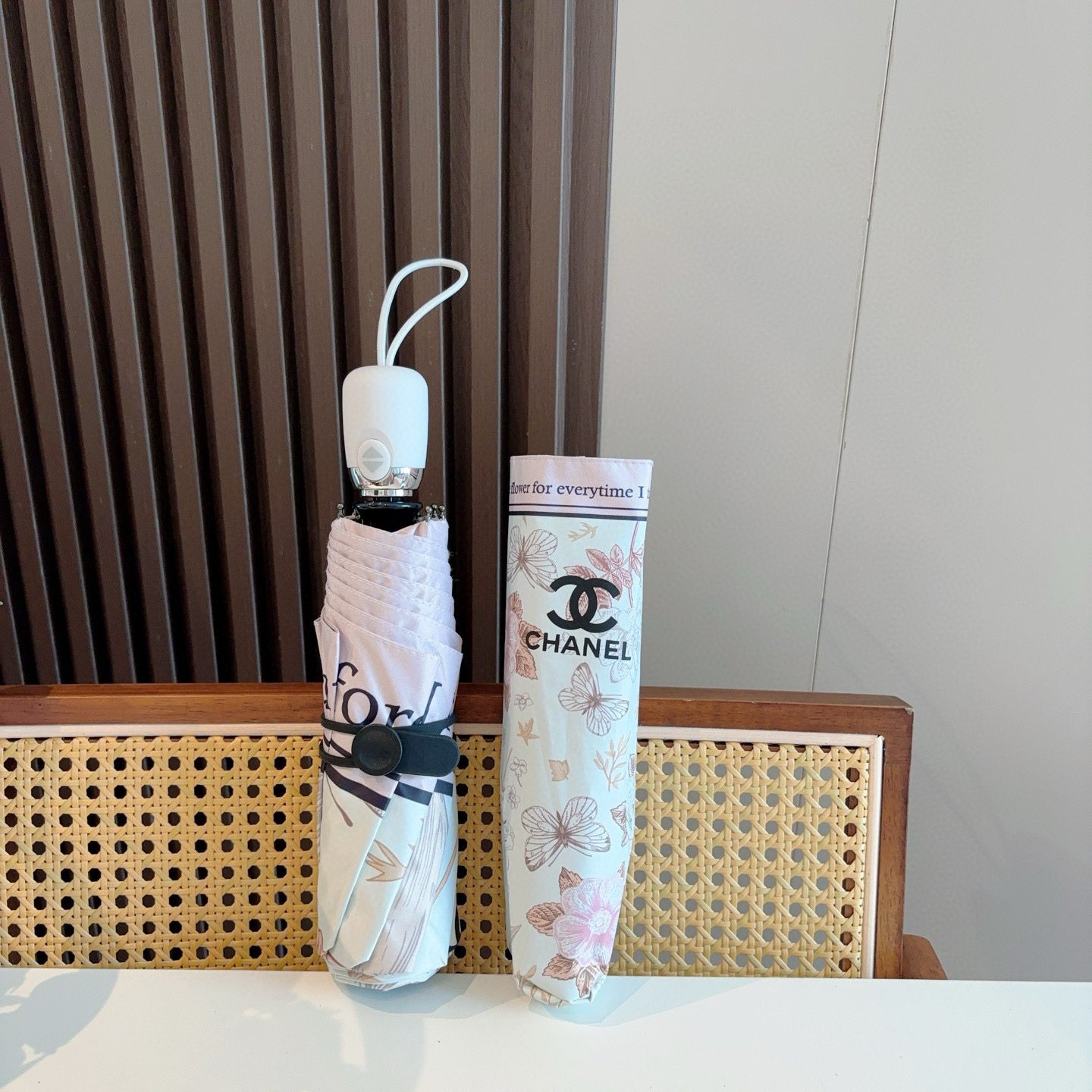  CHANEL香奈儿 三折自动折叠晴雨伞  时尚原单代工品质 细节精致 看得见的品质 打破一成不变 色泽