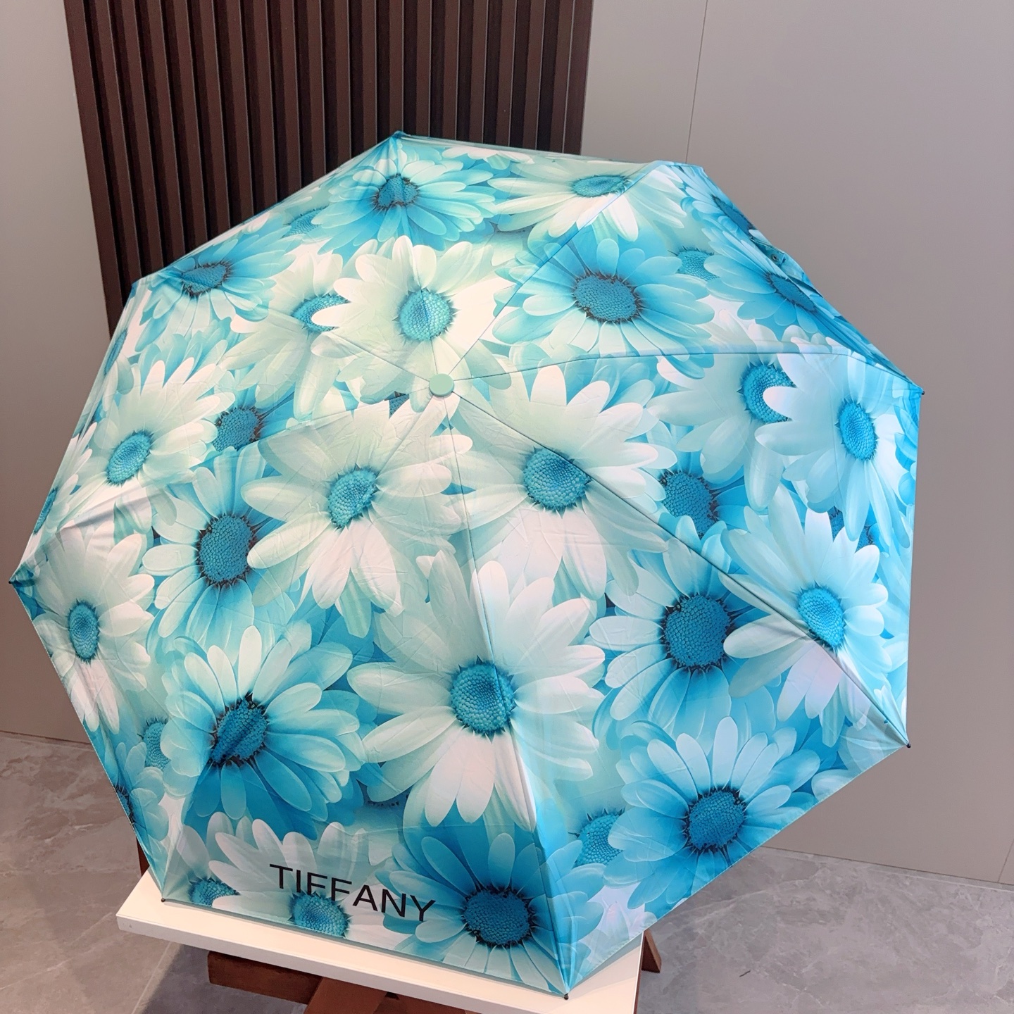 Tiffany蒂芙尼 五折手开折叠晴雨伞 新款火爆来袭 夏日里的小清新 高效阻隔紫外线涂层 有伞随行 晴