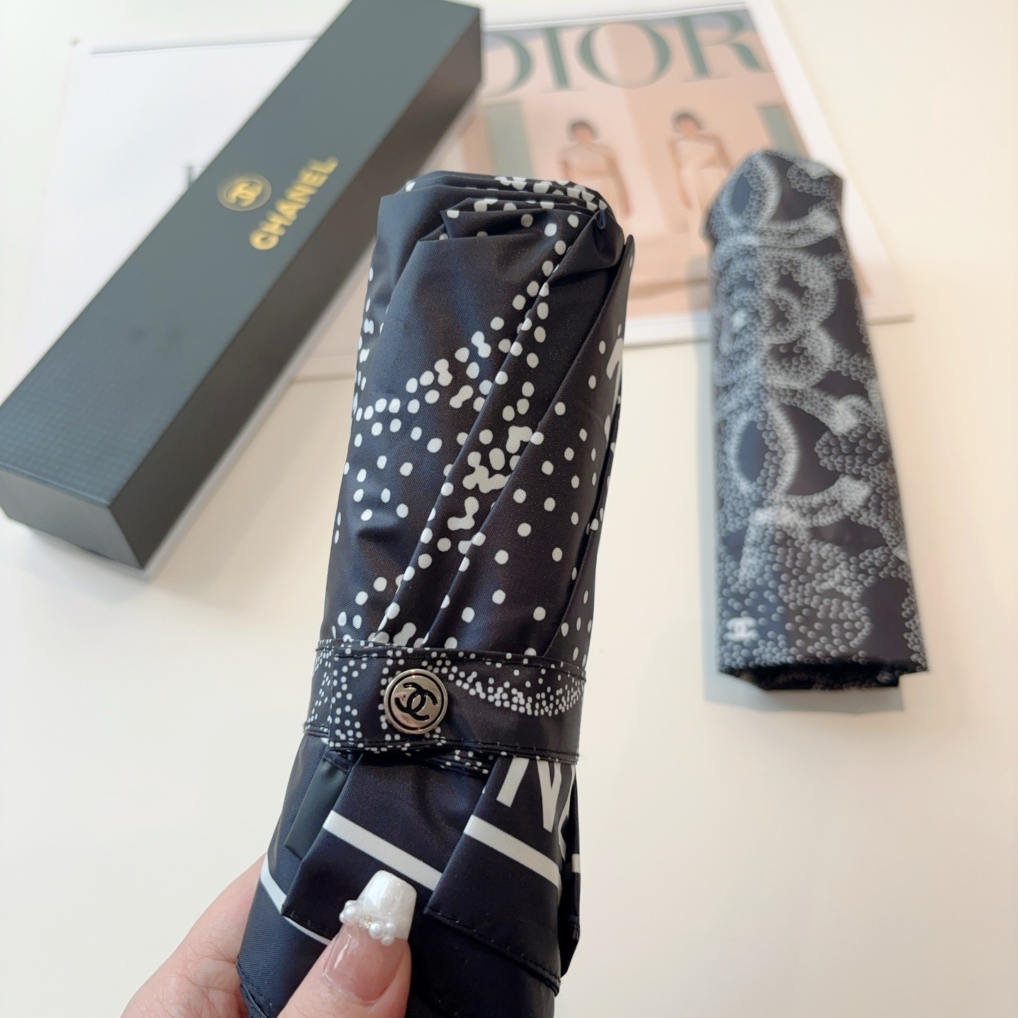  CHANEL（香奈儿）三折自动折叠晴雨伞 选用台湾进口UV防紫外线伞布 原单代工级品质 