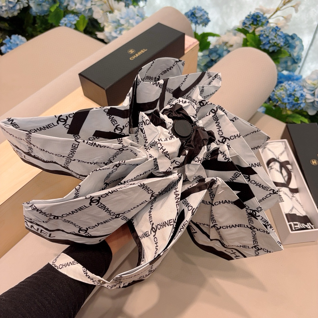 CHANEL（香奈儿）五折手动折叠晴雨伞 选用台湾进口UV防紫外线伞布 原单代工级品质 🌹2色