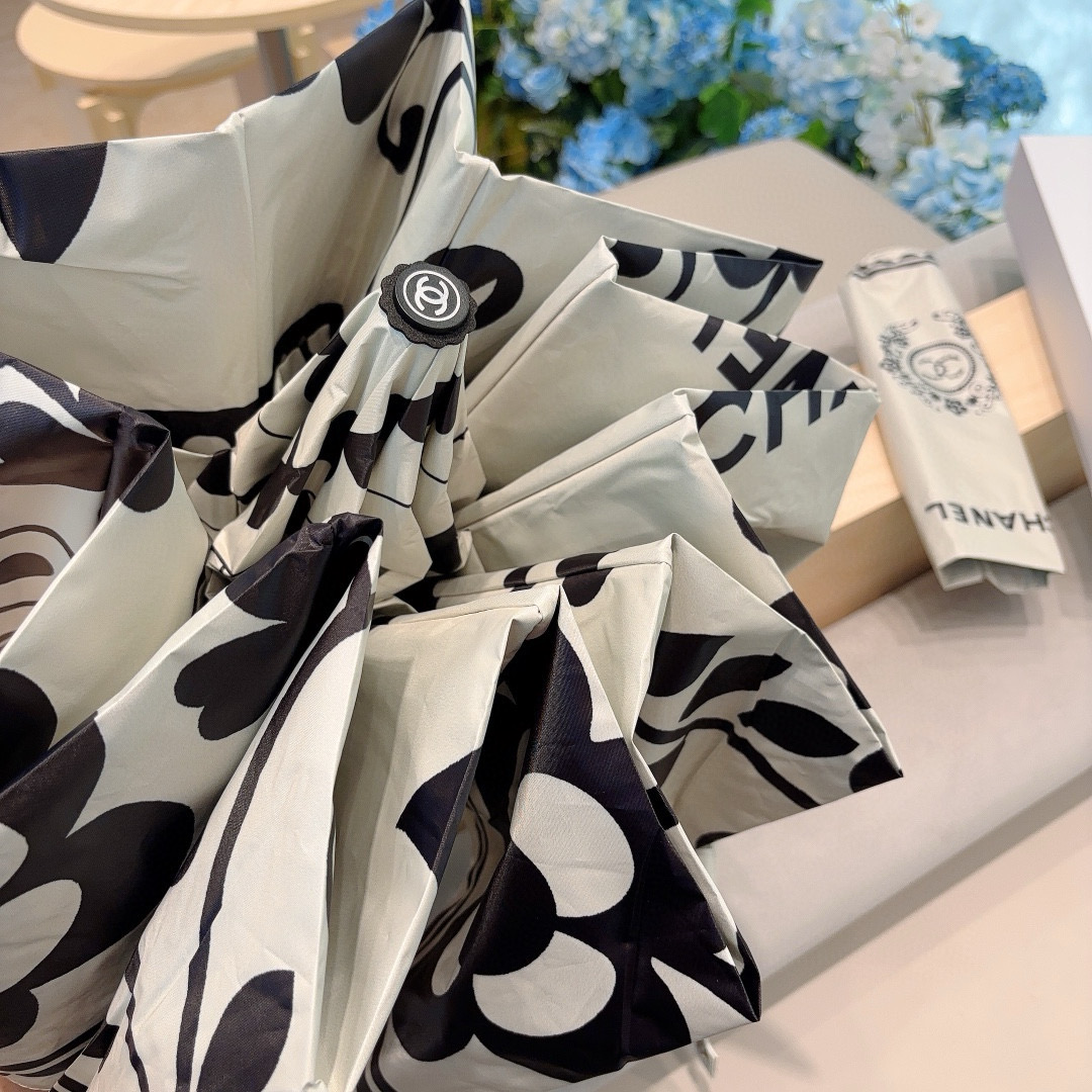 CHANEL（香奈儿）三折自动折叠晴雨伞 做工精细 气质 时尚 炒鸡好看！防紫外线 人手必备 ！