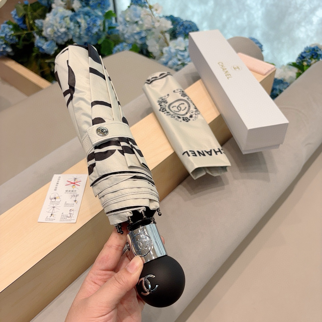 CHANEL（香奈儿）三折自动折叠晴雨伞 做工精细 气质 时尚 炒鸡好看！防紫外线 人手必备 ！