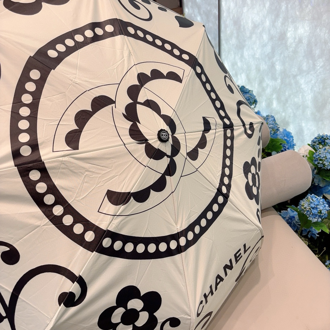 CHANEL（香奈儿）三折自动折叠晴雨伞 做工精细 气质 时尚 炒鸡好看！防紫外线 人手必备 ！