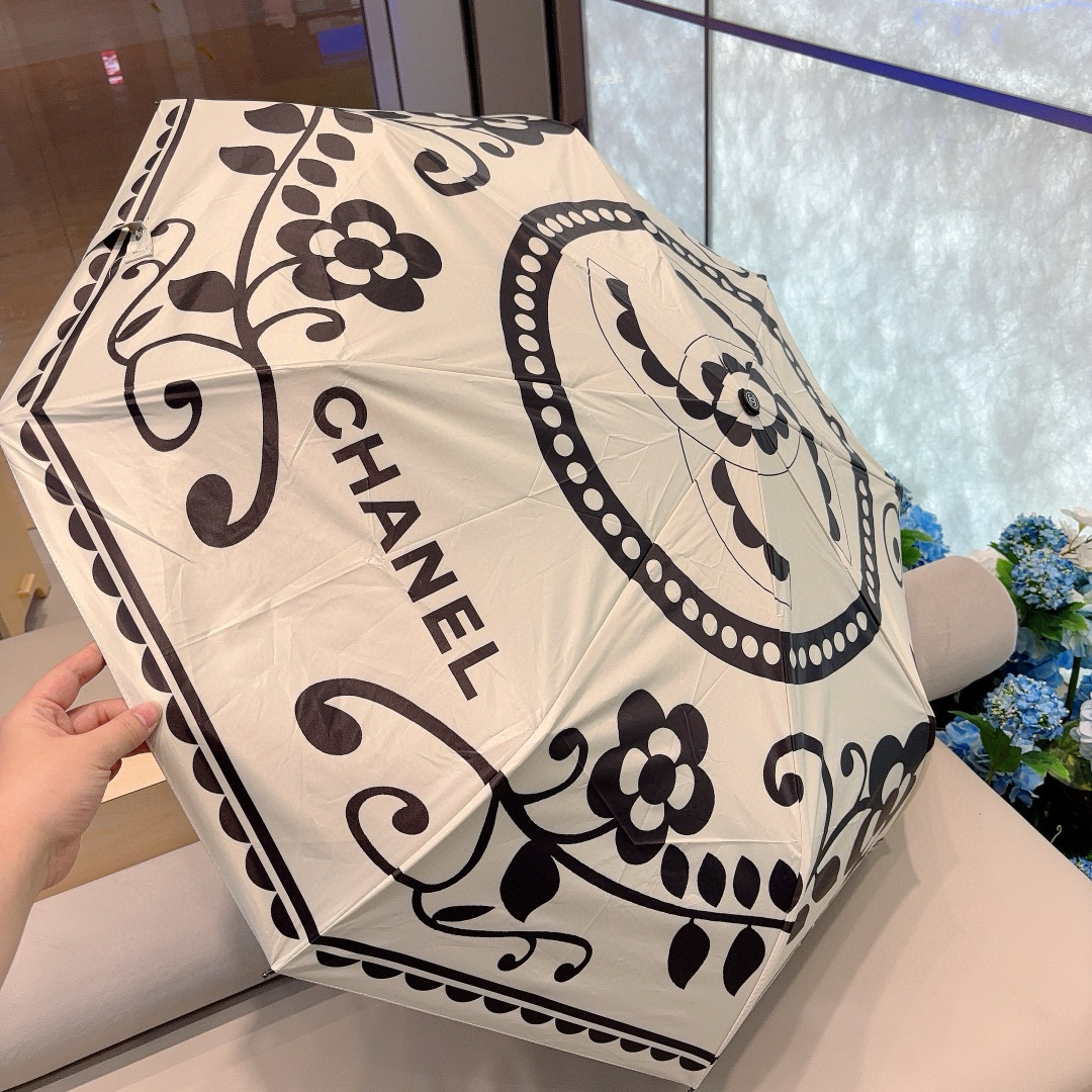 CHANEL（香奈儿）三折自动折叠晴雨伞 做工精细 气质 时尚 炒鸡好看！防紫外线 人手必备 ！