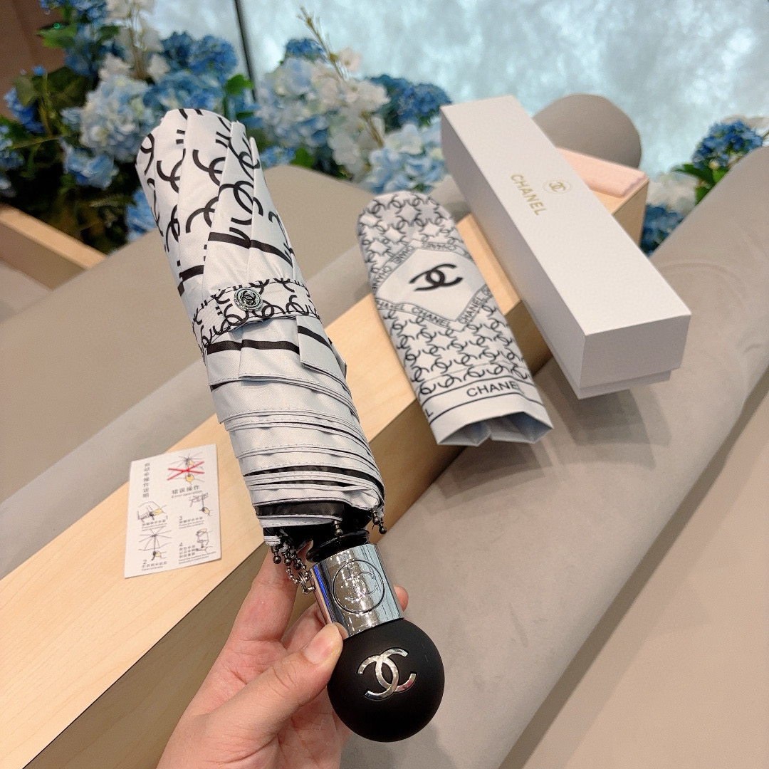 CHANEL（香奈儿）三折自动折叠晴雨伞 做工精细 气质 时尚 炒鸡好看！防紫外线 人手必备 ！2色