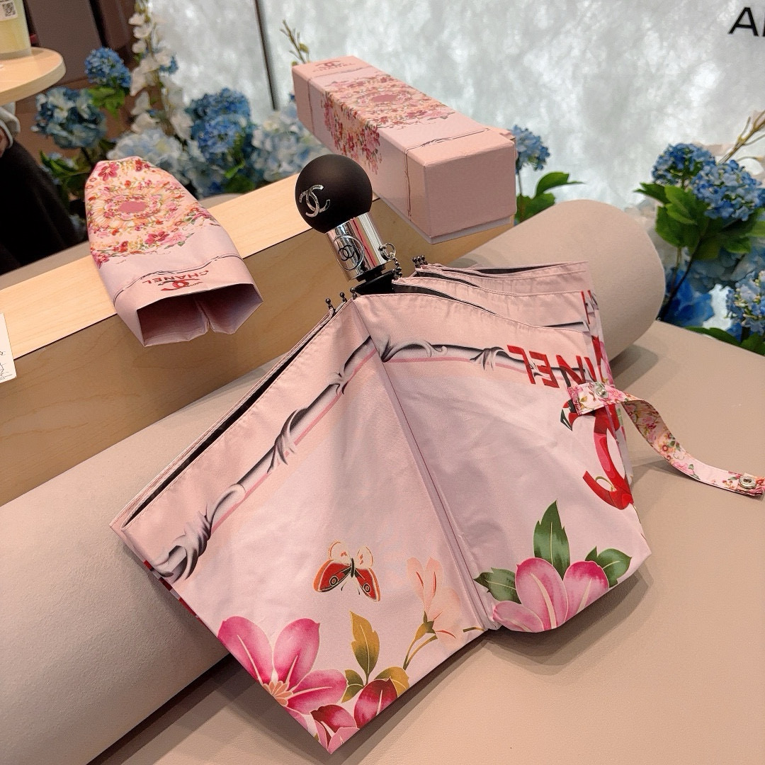 CHANEL（香奈儿）新款 三折自动折叠晴雨伞 做工精细 气质 时尚 炒鸡好看！防紫外线 人手必备 ！