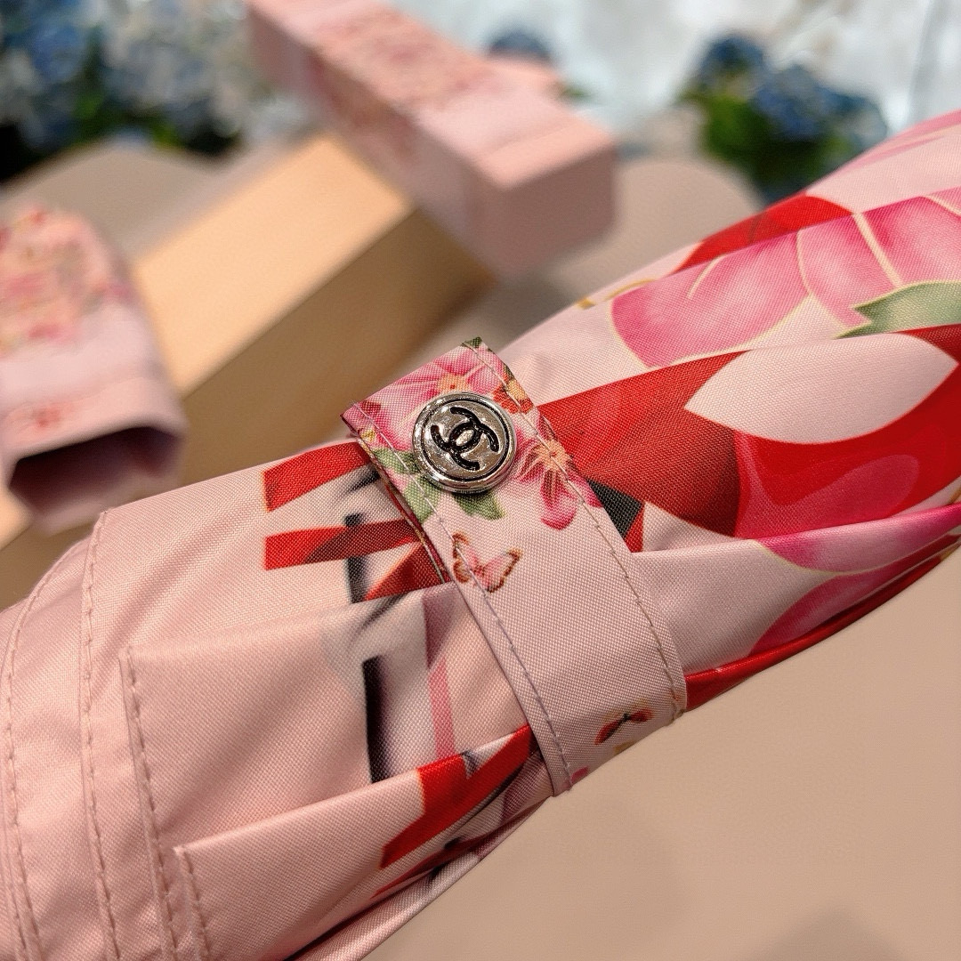 CHANEL（香奈儿）新款 三折自动折叠晴雨伞 做工精细 气质 时尚 炒鸡好看！防紫外线 人手必备 ！