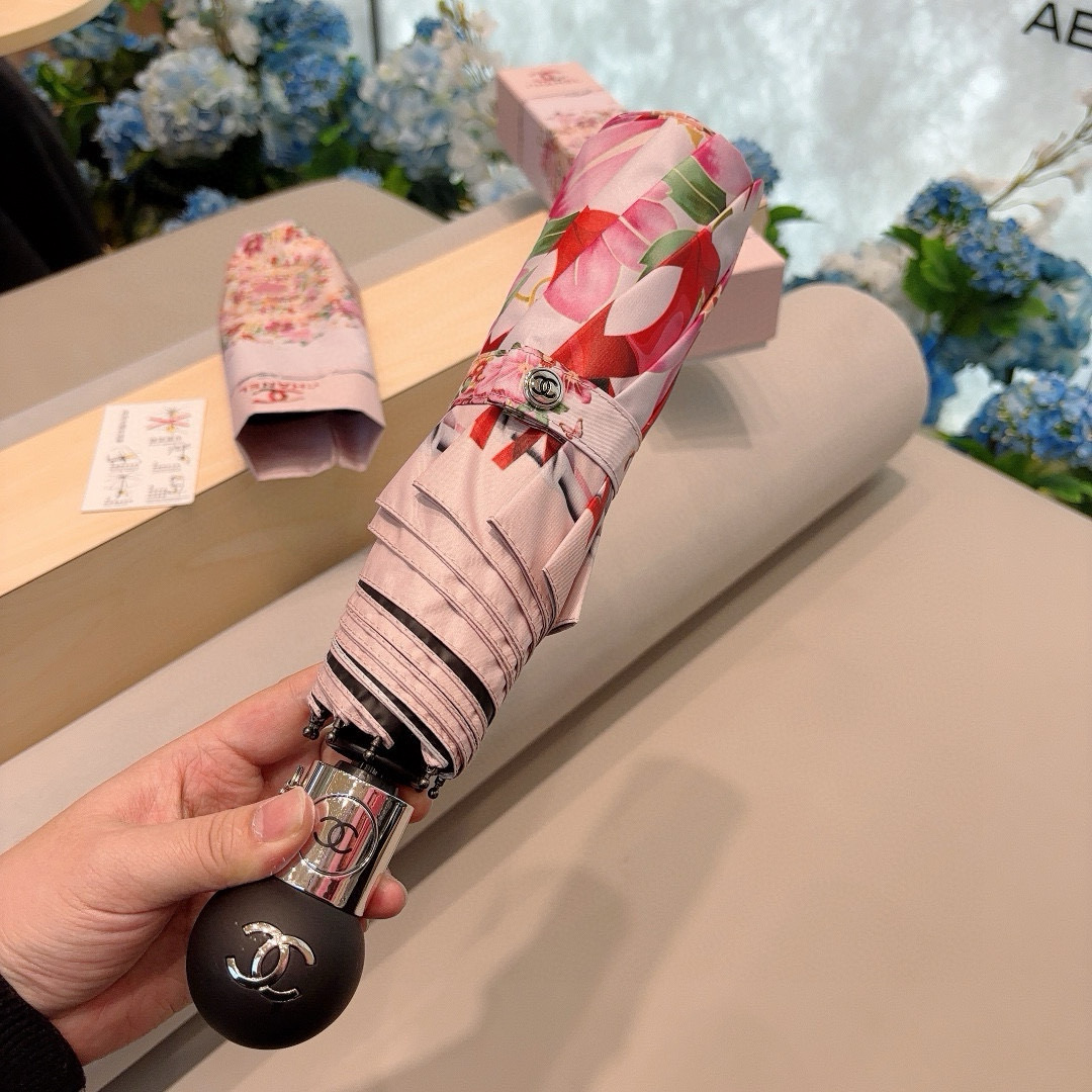 CHANEL（香奈儿）新款 三折自动折叠晴雨伞 做工精细 气质 时尚 炒鸡好看！防紫外线 人手必备 ！