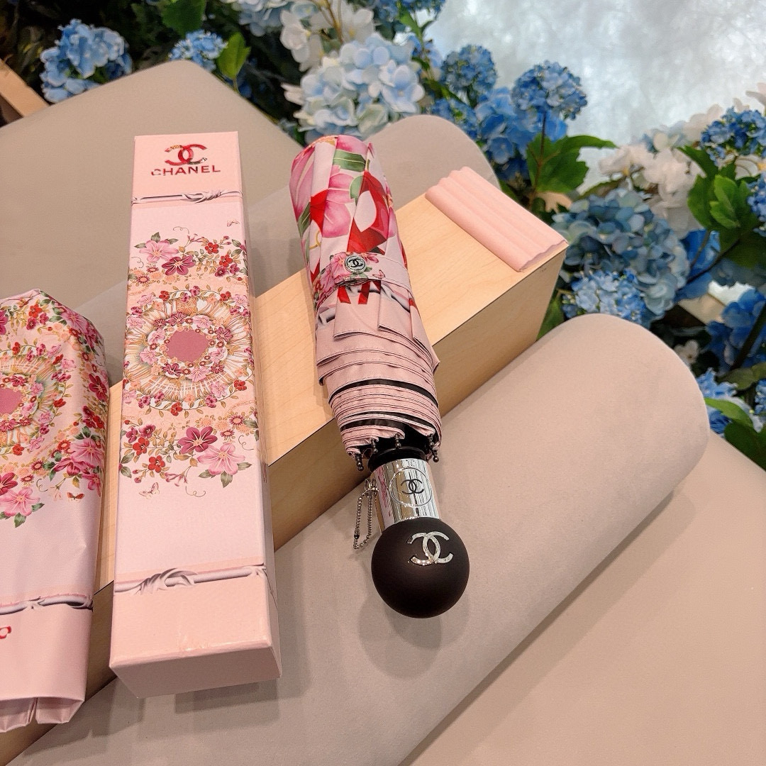 CHANEL（香奈儿）新款 三折自动折叠晴雨伞 做工精细 气质 时尚 炒鸡好看！防紫外线 人手必备 ！