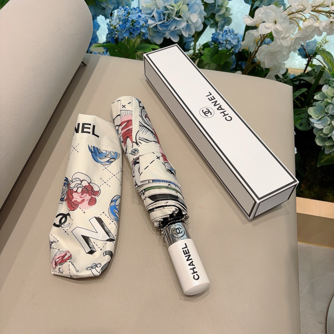 CHANEL（香奈儿）新款 三折自动折叠晴雨伞 做工精细 气质 时尚 炒鸡好看！防紫外线 人手必备 ！2