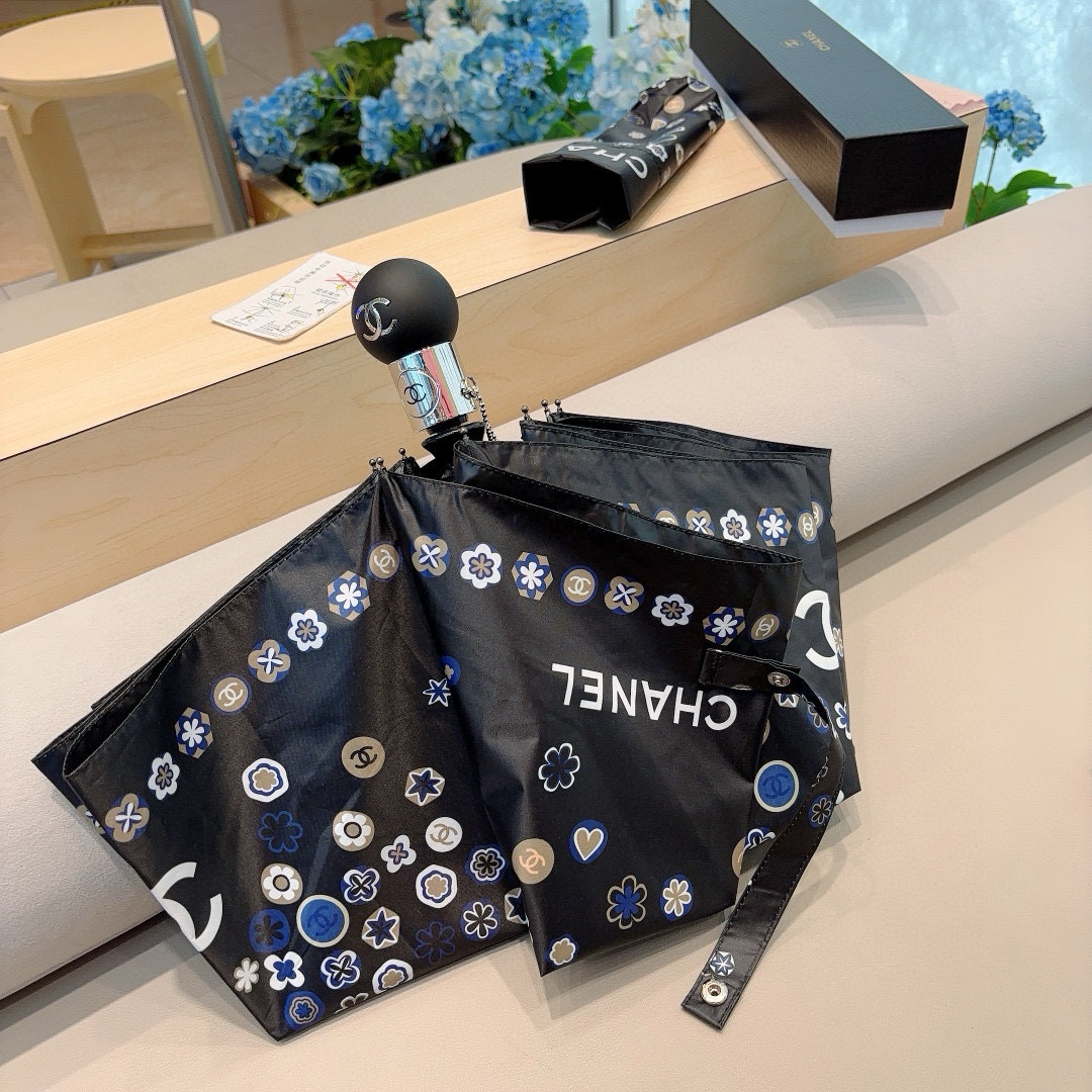 CHANEL（香奈儿）新款 三折自动折叠晴雨伞 做工精细 气质 时尚 炒鸡好看！防紫外线 人手必备 ！3