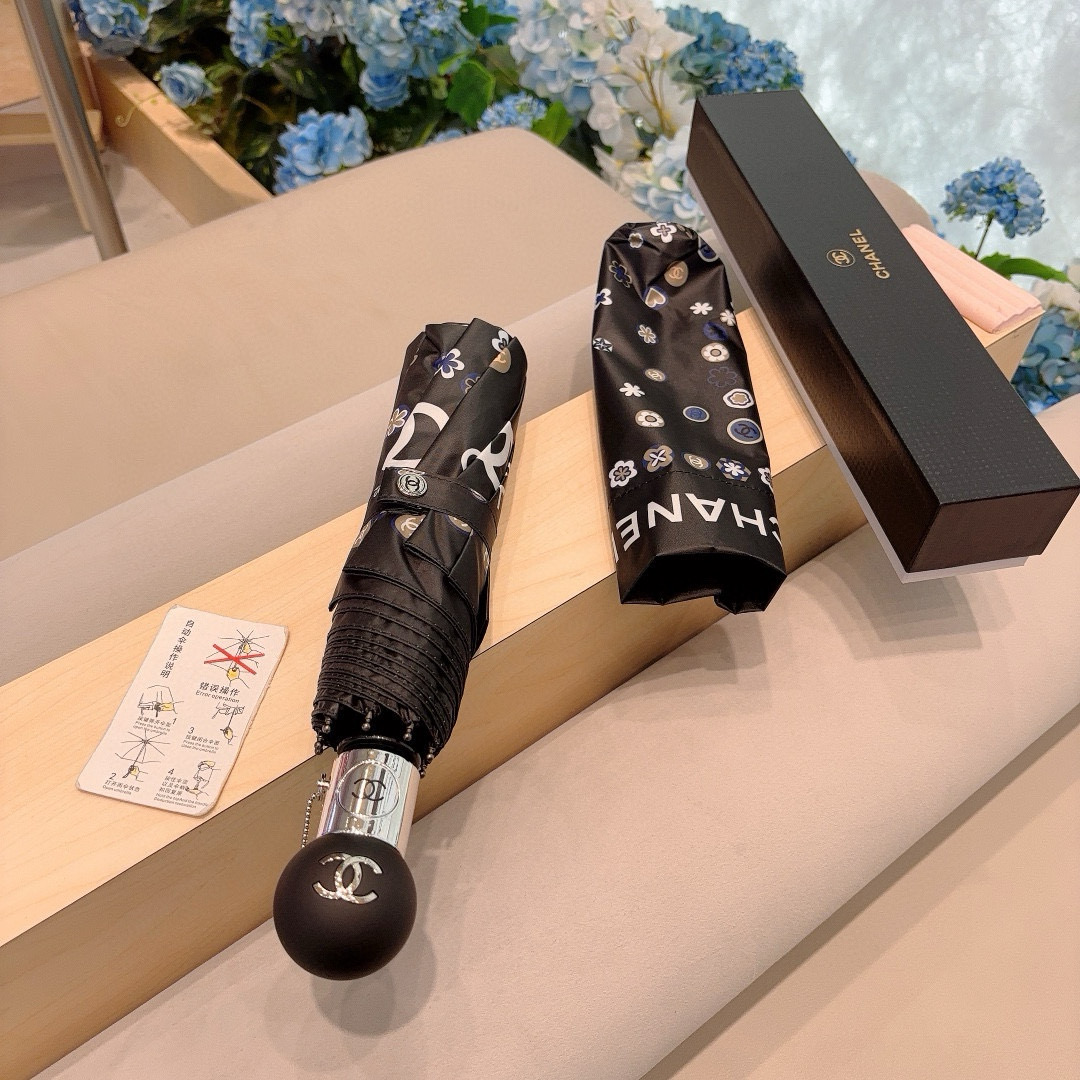 CHANEL（香奈儿）新款 三折自动折叠晴雨伞 做工精细 气质 时尚 炒鸡好看！防紫外线 人手必备 ！3