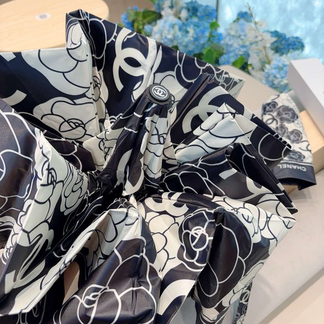 CHANEL（香奈儿）茶花 三折自动折叠晴雨伞 做工精细 气质 时尚 炒鸡好看！防紫外线 人手必备 ！2