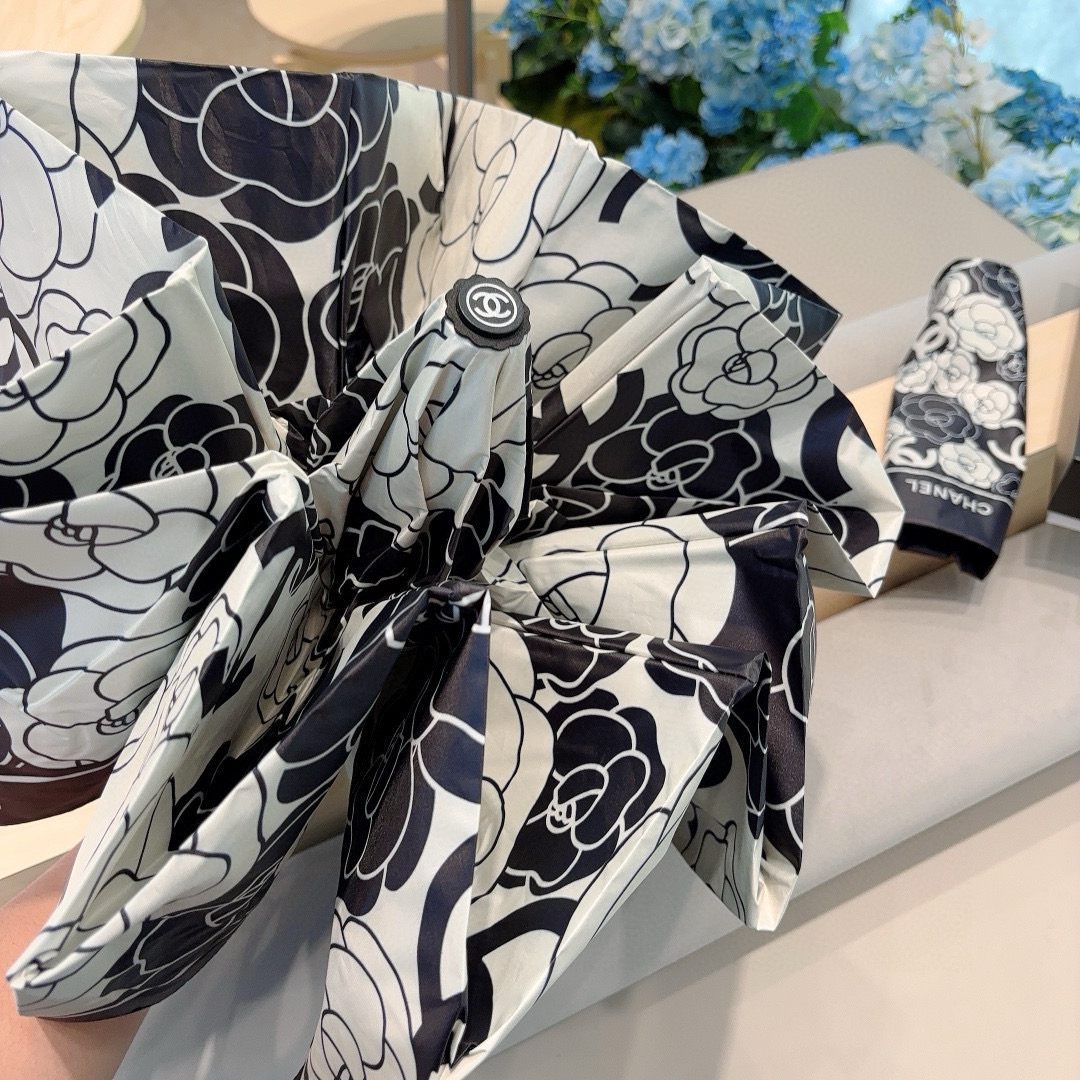 CHANEL（香奈儿）茶花 三折自动折叠晴雨伞 做工精细 气质 时尚 炒鸡好看！防紫外线 人手必备 ！2