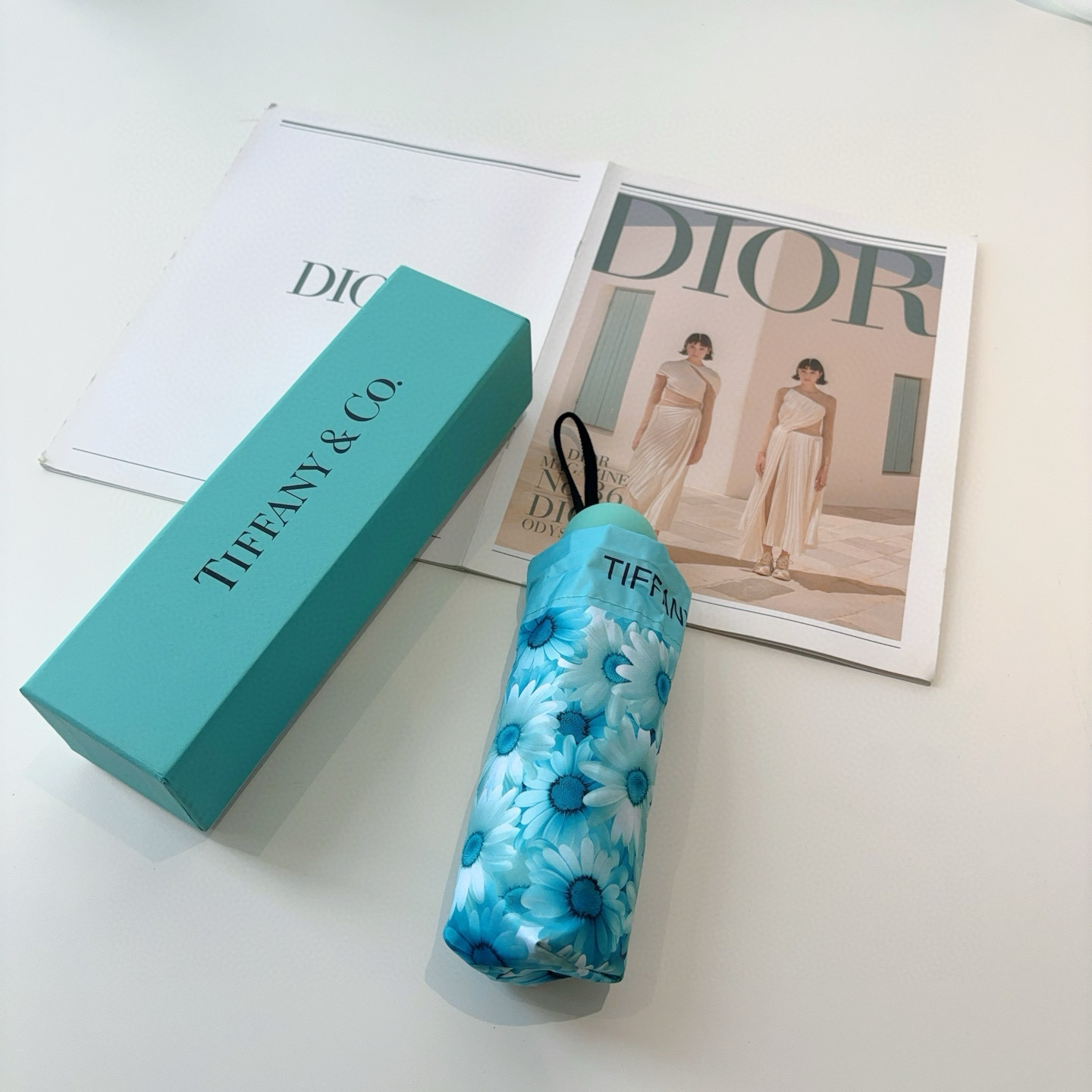 NO:306191,Tiffany 50% folding folding umbrella new style is coming, the freshness of summer, high-efficiency ultraviolet barrier coating, with umbrellas, sun and rain, no good ~ Umbrellas, umbrellas, umbrellas, tiffany, umbrellas19860909Tiffany蒂芙尼 五折手开折叠晴雨伞 新款火爆来袭 夏日里的小清新 高效阻隔紫外线涂层 有伞随行 晴雨无优～雨伞遮阳伞太阳伞,雨伞,tiffany,umbrellas,accessory