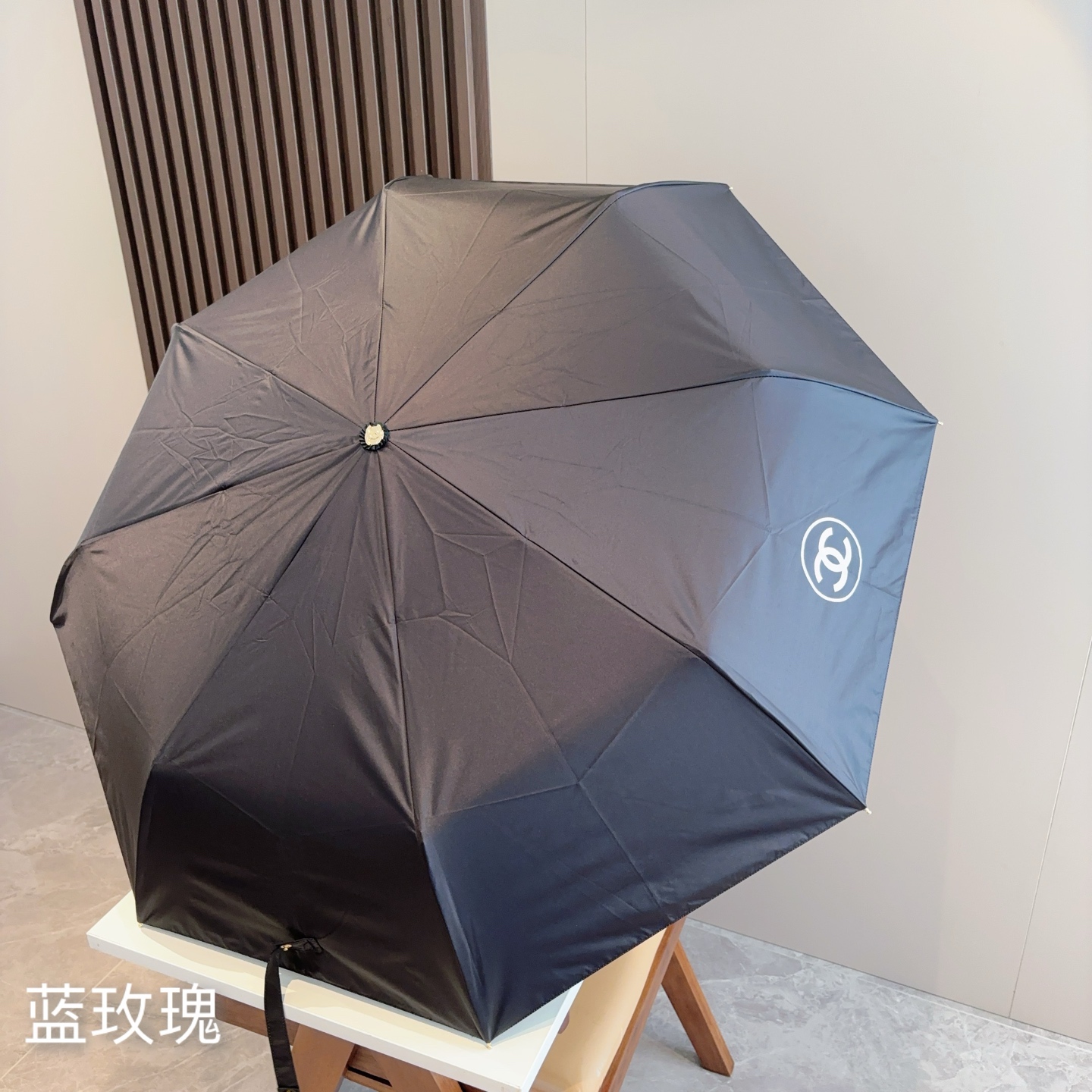 CHANEL（香奈儿） 新款玫瑰花头柄三折手开折叠晴雨伞 选用台湾进口UV防紫外线伞布 原单代工级品质.