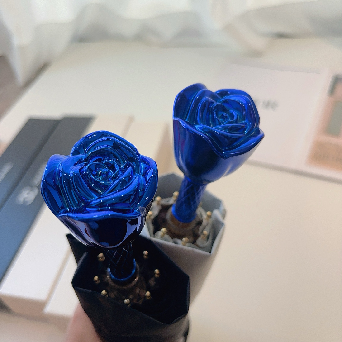 CHANEL（香奈儿） 新款玫瑰花头柄三折手开折叠晴雨伞 选用台湾进口UV防紫外线伞布 原单代工级品质.
