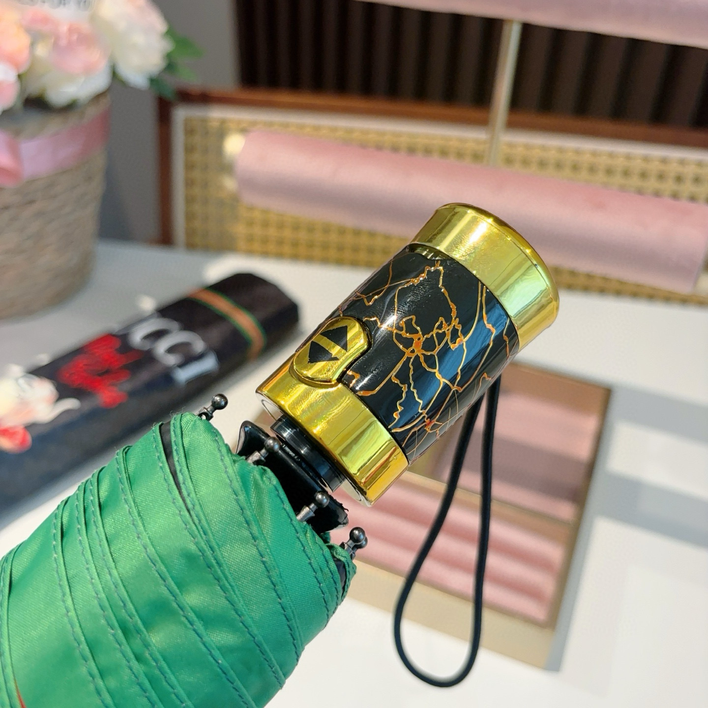  GUCCI古奇 三折自动折叠晴雨伞  时尚原单代工品质 细节精致 看得见的品质 打破一成不变 色泽纯正