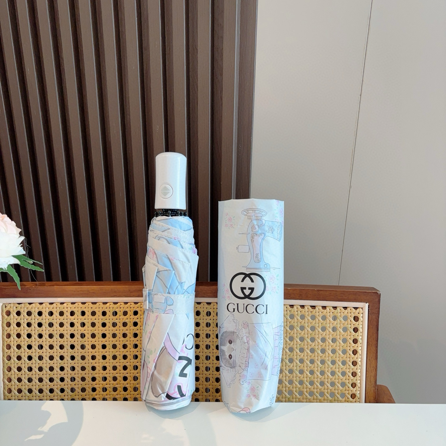  GUCCI（古奇）新款 三折自动折叠晴雨伞 选用台湾进口UV防紫外线伞布 原单代工级品质  🌹