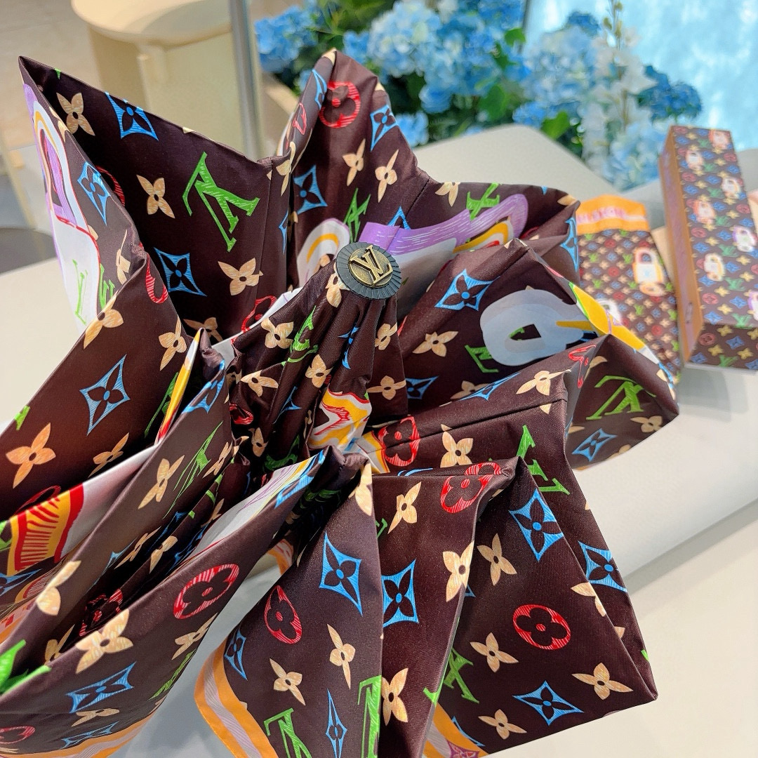 LOUIS VUITTON （路易威登）新款 三折自动折叠晴雨伞 新涂层技术深色伞面 拥有令人惊喜的遮光