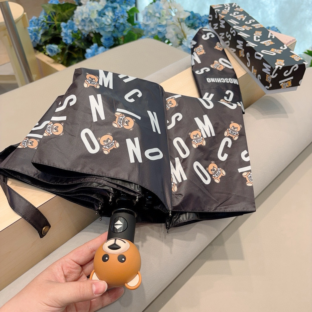  Moschino（莫斯奇诺）字母熊头 三折自动伞设计师Franco Moschino以自己的名字命名的