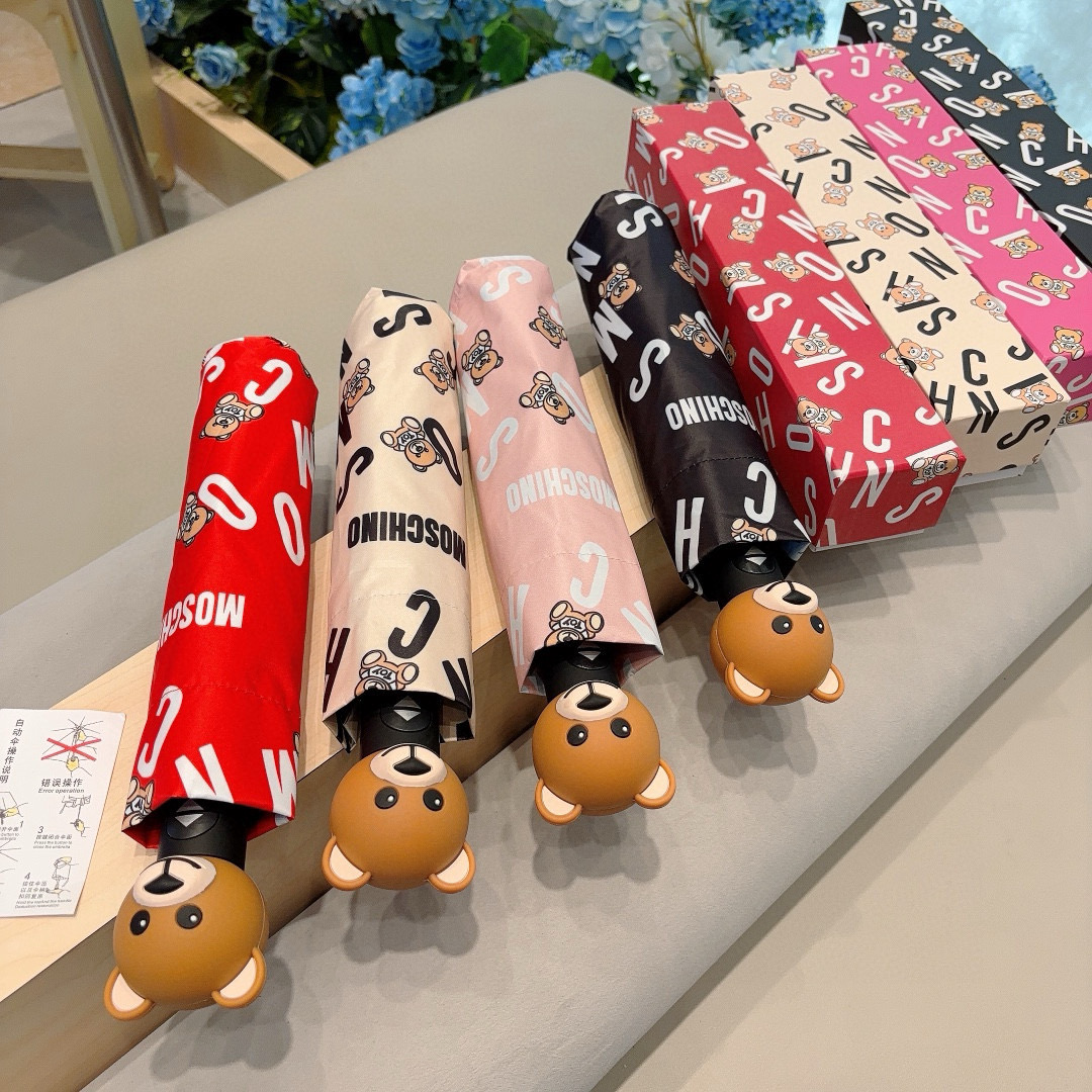  Moschino（莫斯奇诺）字母熊头 三折自动伞设计师Franco Moschino以自己的名字命名的