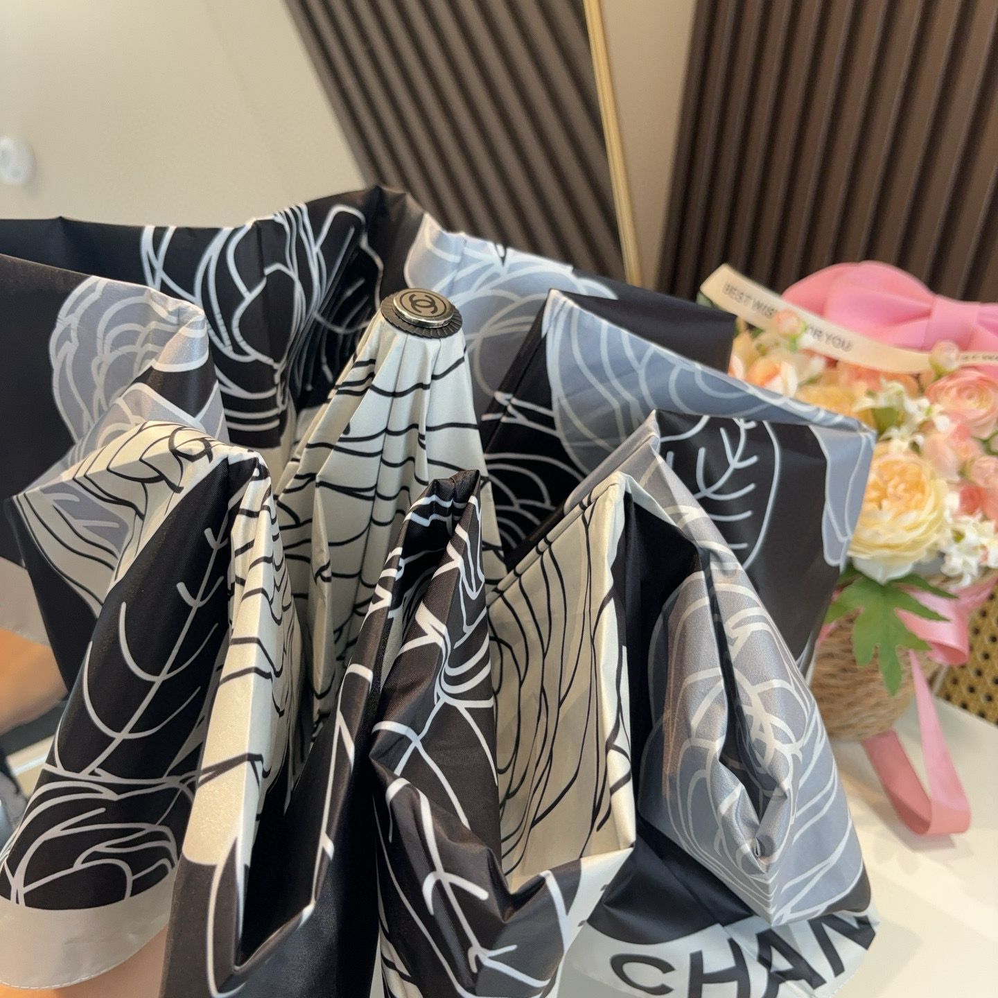  CHANEL香奈儿 三折自动折叠晴雨伞  时尚原单代工品质 细节精致 看得见的品质 打破一成不变 色泽