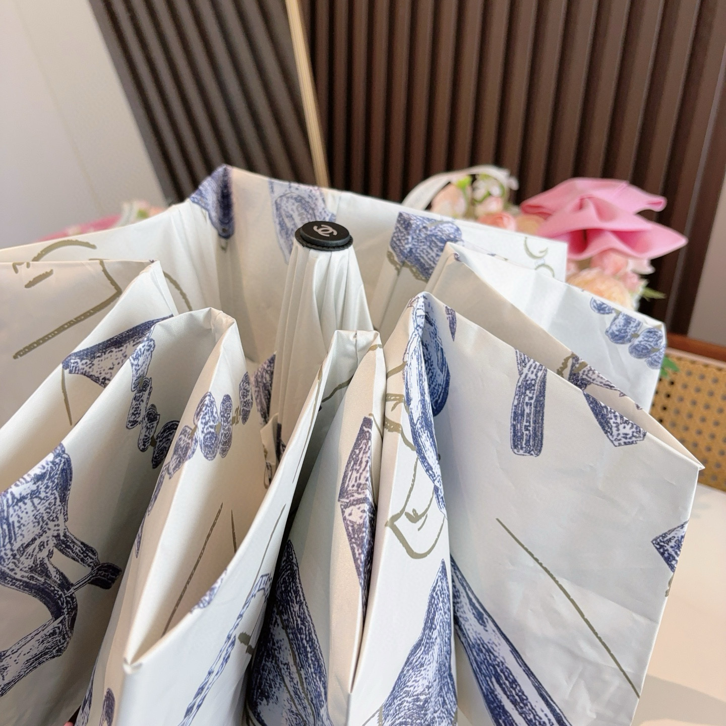  CHANEL（香奈儿）三折自动折叠晴雨伞 选用台湾进口UV防紫外线伞布 原单代工级品质  