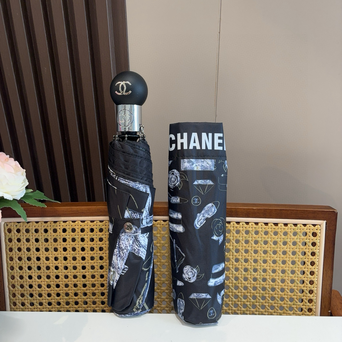  CHANEL（香奈儿）三折自动折叠晴雨伞 选用台湾进口UV防紫外线伞布 原单代工级品质  