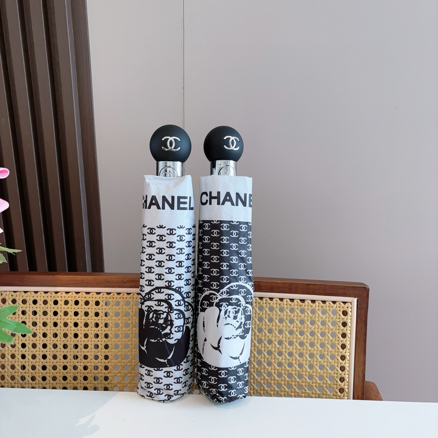  CHANEL（香奈儿）三折自动折叠晴雨伞 选用台湾进口UV防紫外线伞布 原单代工级品质  