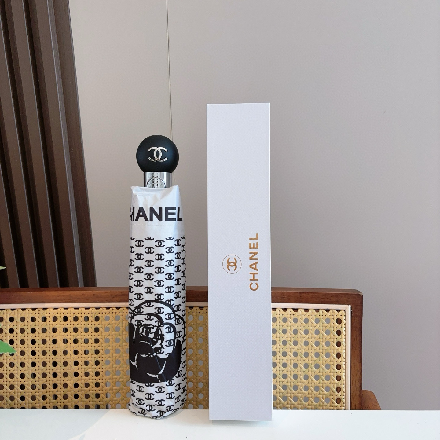  CHANEL（香奈儿）三折自动折叠晴雨伞 选用台湾进口UV防紫外线伞布 原单代工级品质  