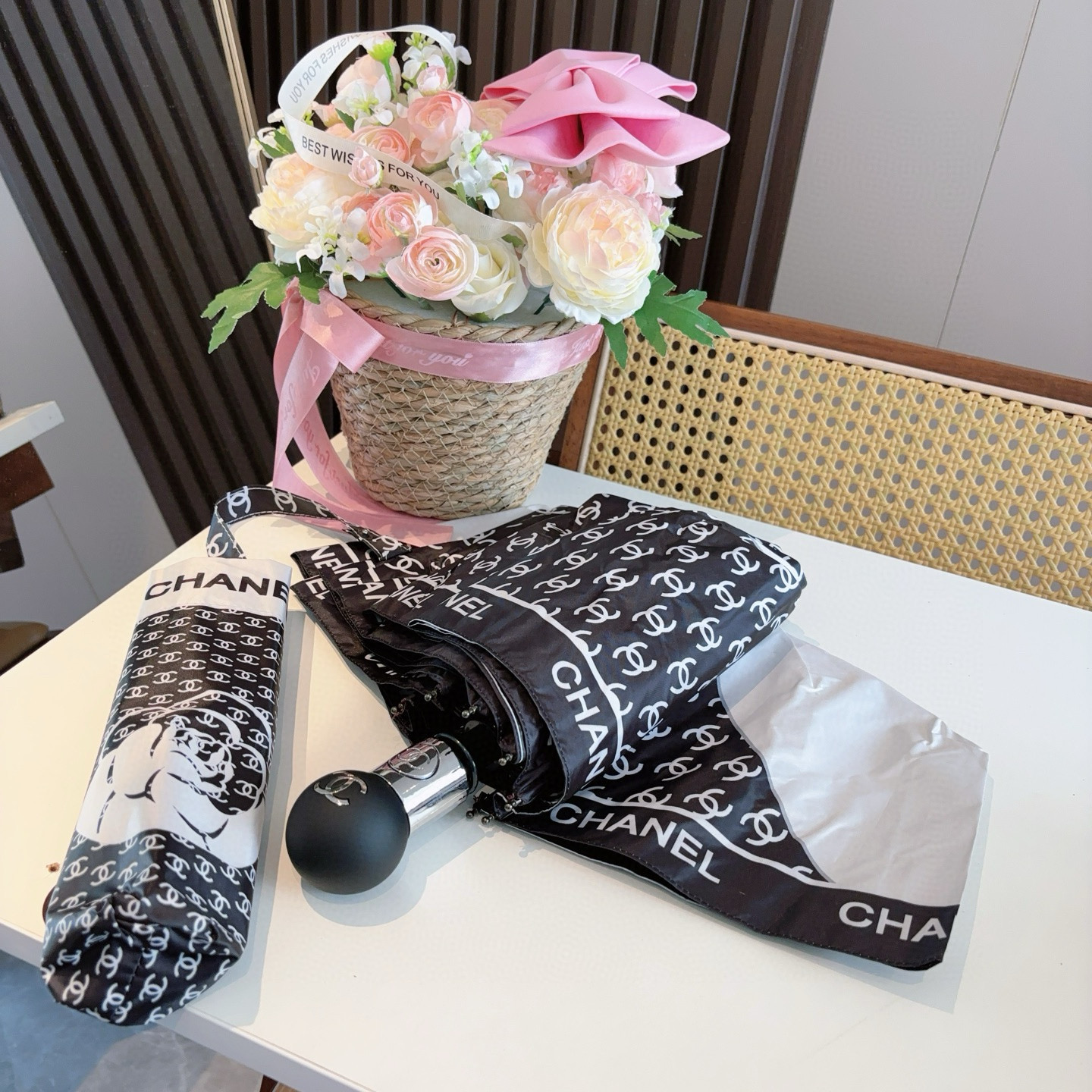  CHANEL（香奈儿）三折自动折叠晴雨伞 选用台湾进口UV防紫外线伞布 原单代工级品质  