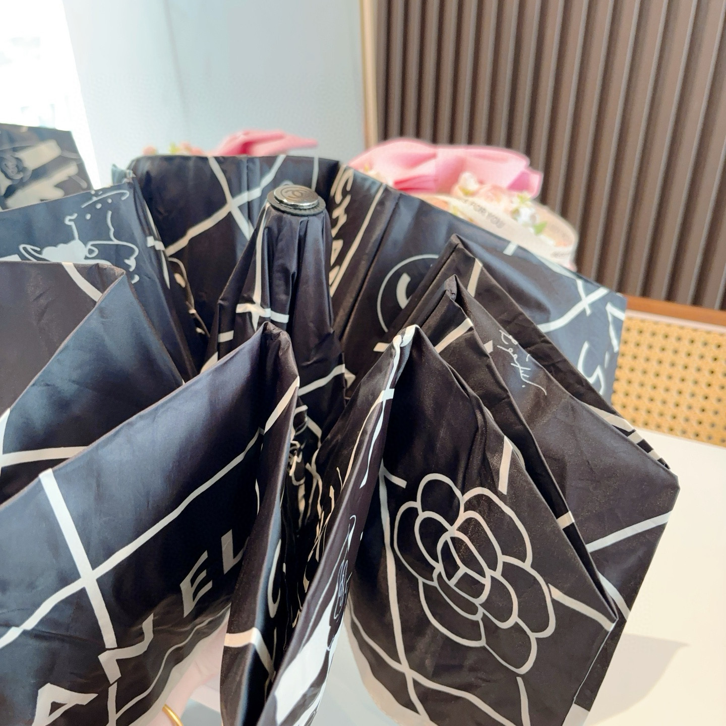  CHANEL（香奈儿）三折自动折叠晴雨伞 选用台湾进口UV防紫外线伞布 原单代工级品质  