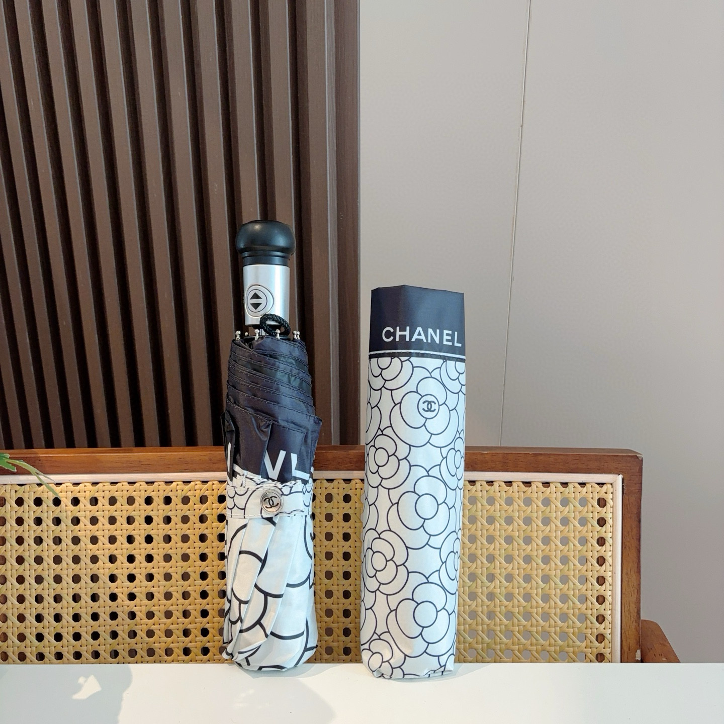  CHANEL香奈儿 三折自动折叠晴雨伞  时尚原单代工品质 细节精致 看得见的品质 打破一成不变 色泽
