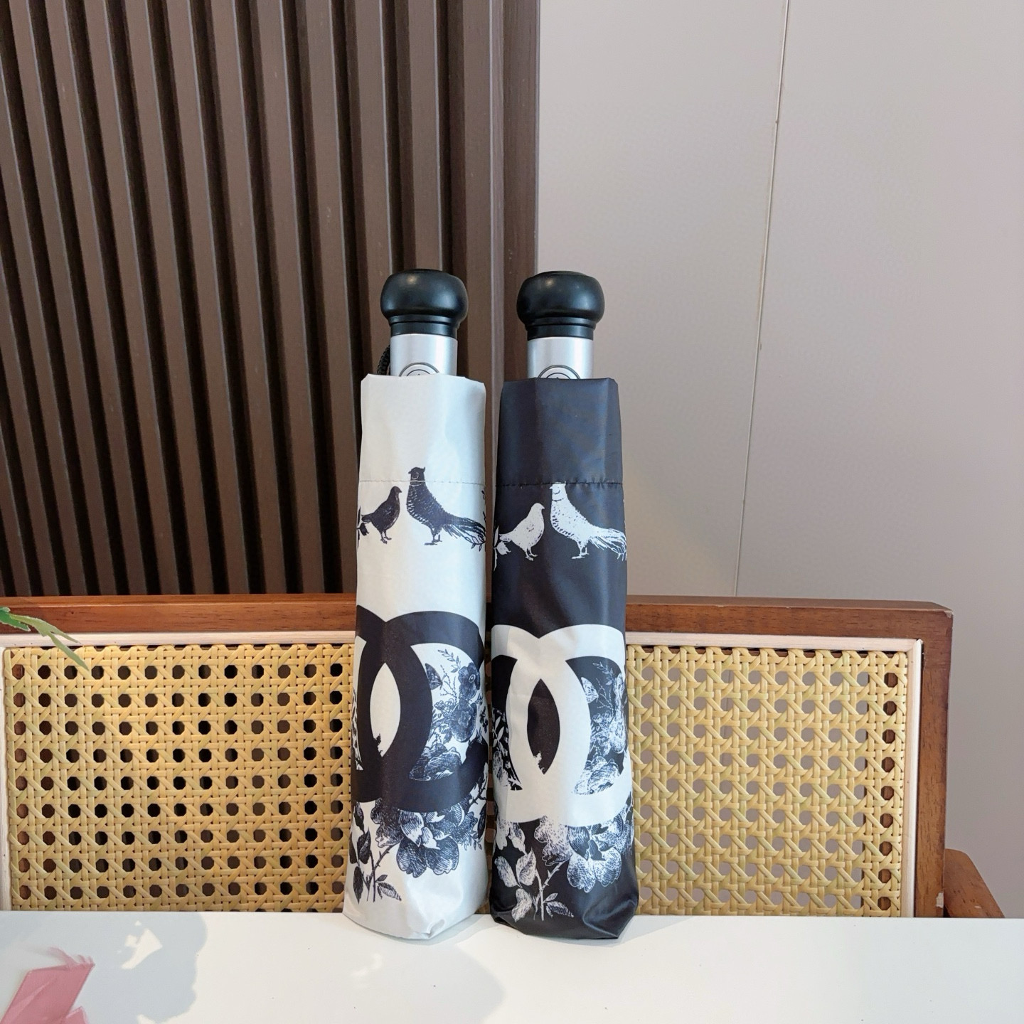  CHANEL香奈儿 三折自动折叠晴雨伞  时尚原单代工品质 细节精致 看得见的品质 打破一成不变 色泽