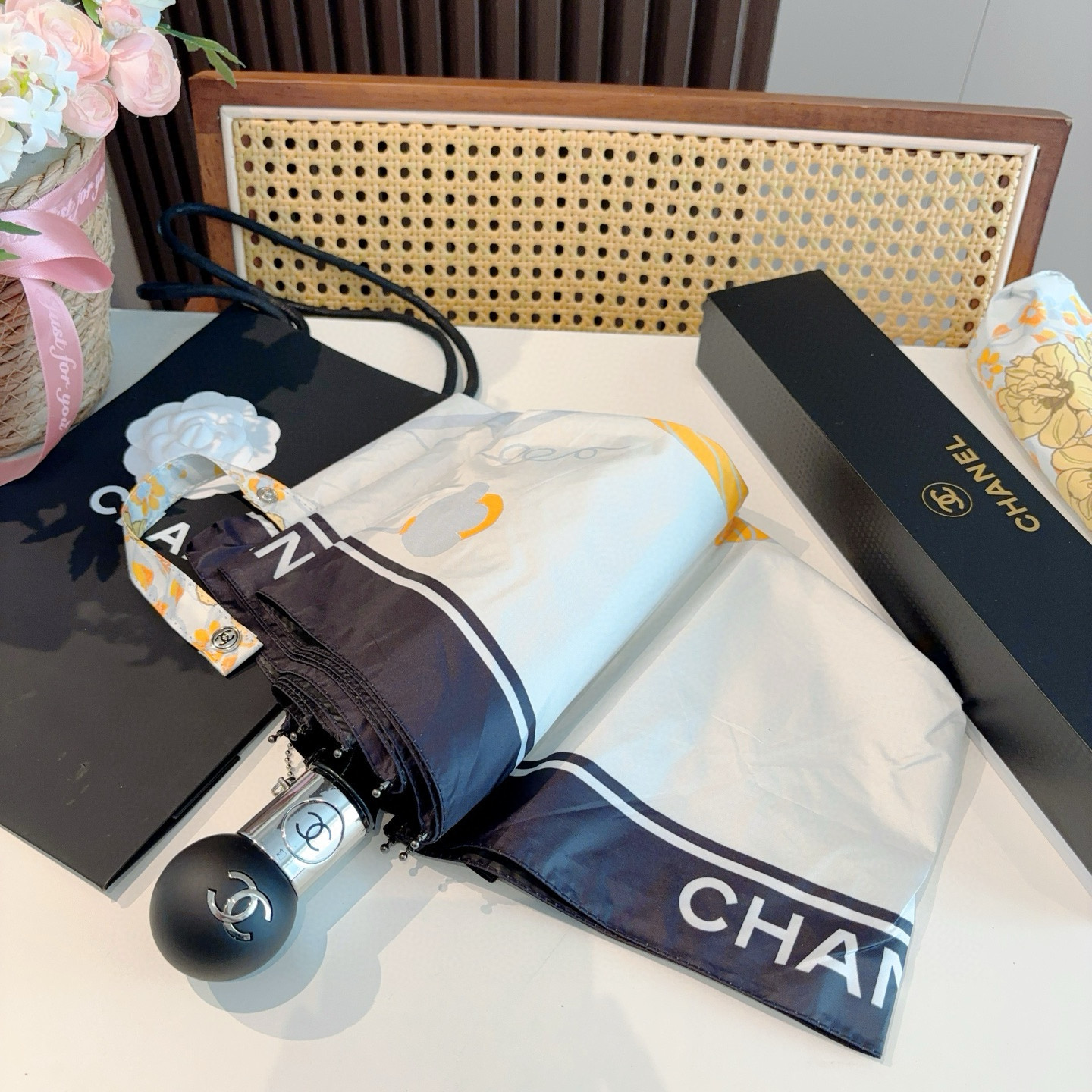  CHANEL香奈儿 三折自动折叠晴雨伞  时尚原单代工品质 细节精致 看得见的品质 打破一成不变 色泽