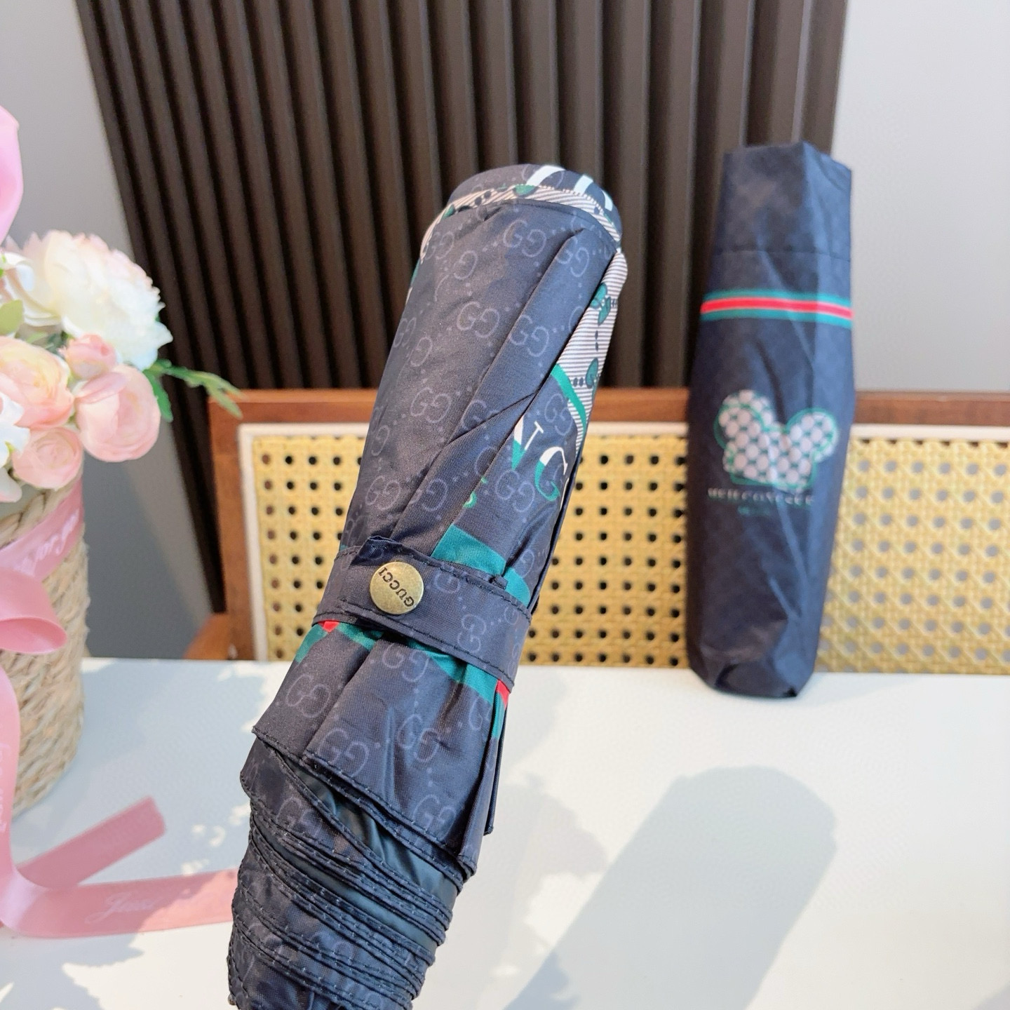  GUCCI古奇 三折自动折叠晴雨伞  时尚原单代工品质 细节精致 看得见的品质 打破一成不变 色泽纯正