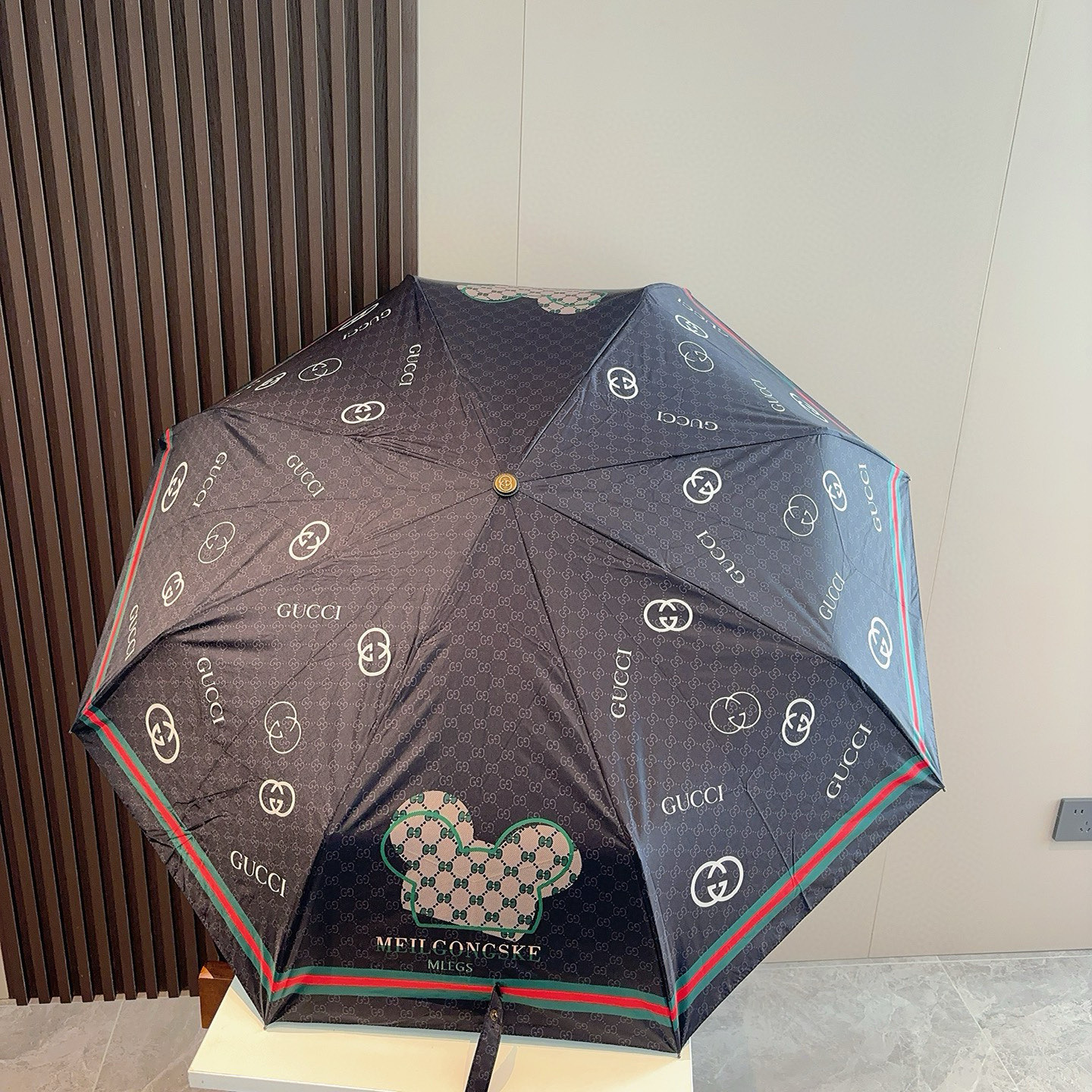  GUCCI古奇 三折自动折叠晴雨伞  时尚原单代工品质 细节精致 看得见的品质 打破一成不变 色泽纯正