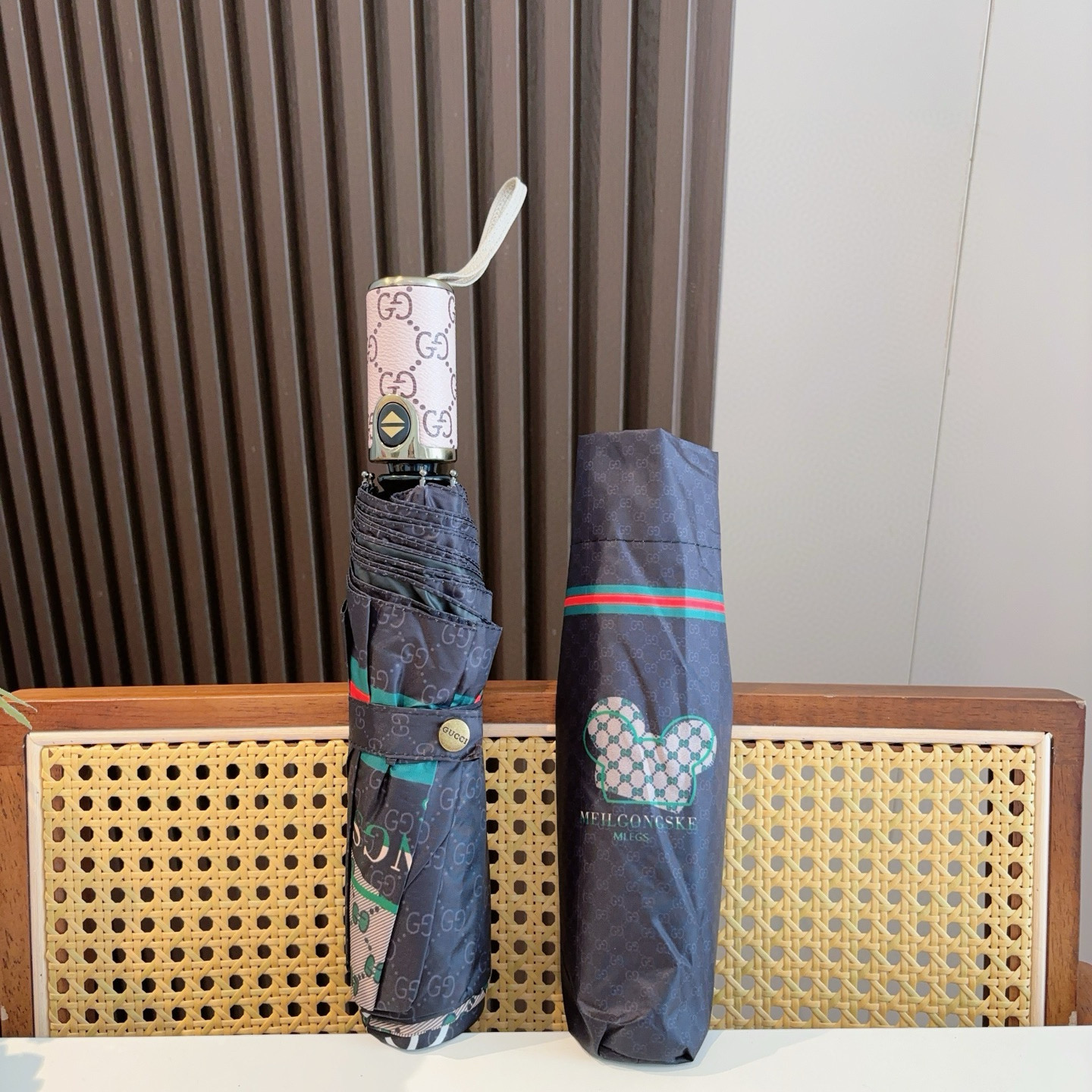  GUCCI古奇 三折自动折叠晴雨伞  时尚原单代工品质 细节精致 看得见的品质 打破一成不变 色泽纯正