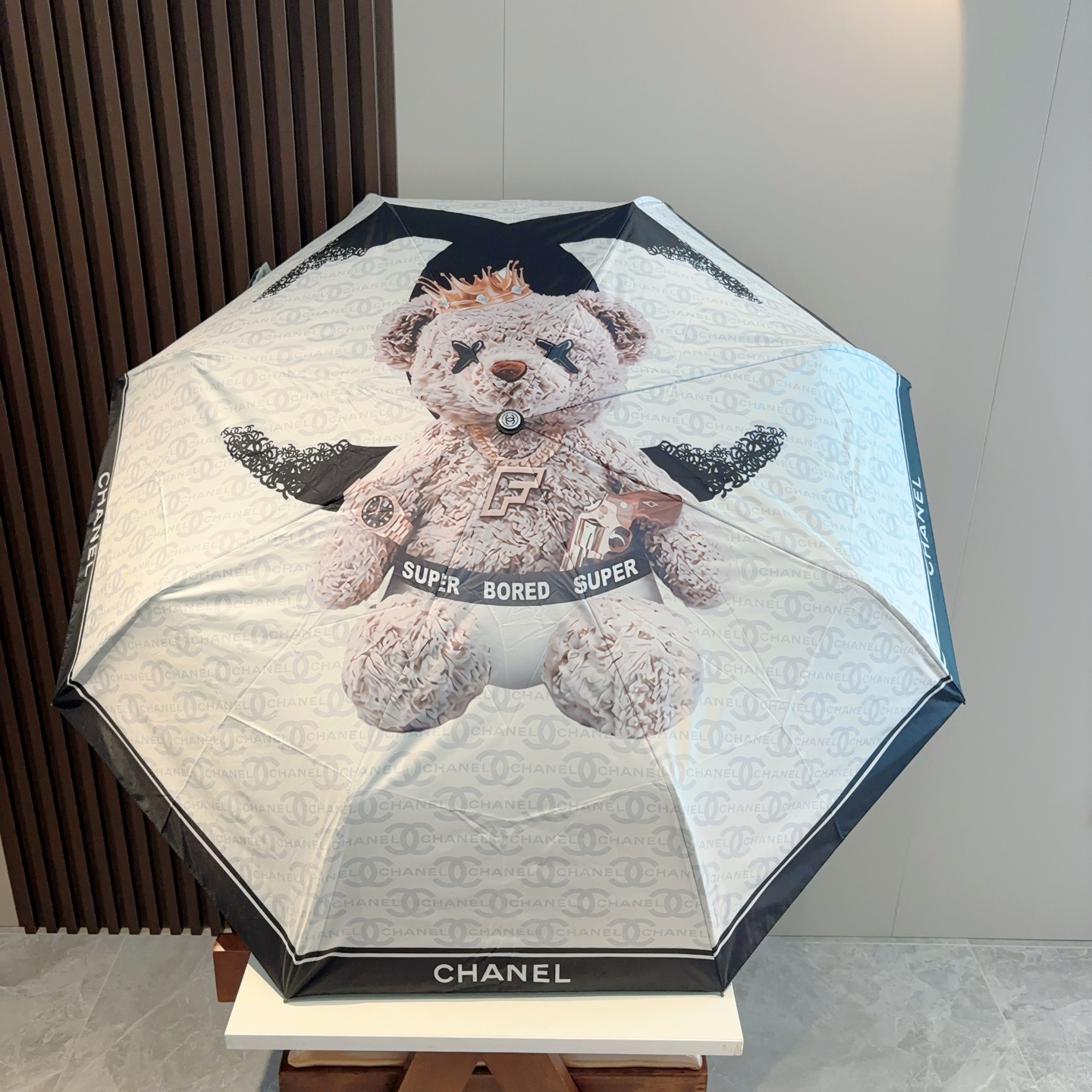 CHANEL（香奈儿） 三折手开折叠晴雨伞 做工精细 气质 时尚 炒鸡好看！防紫外线 人手必备 ！