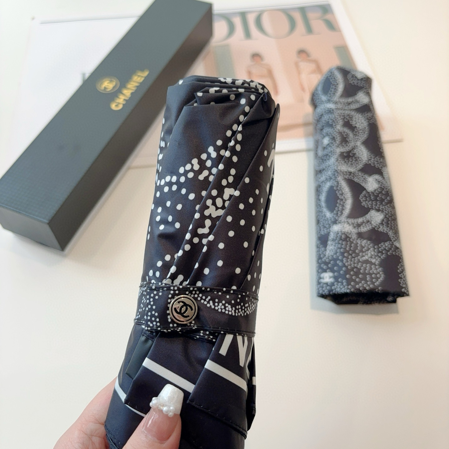  CHANEL（香奈儿）三折自动折叠晴雨伞 选用台湾进口UV防紫外线伞布 原单代工级品质 
